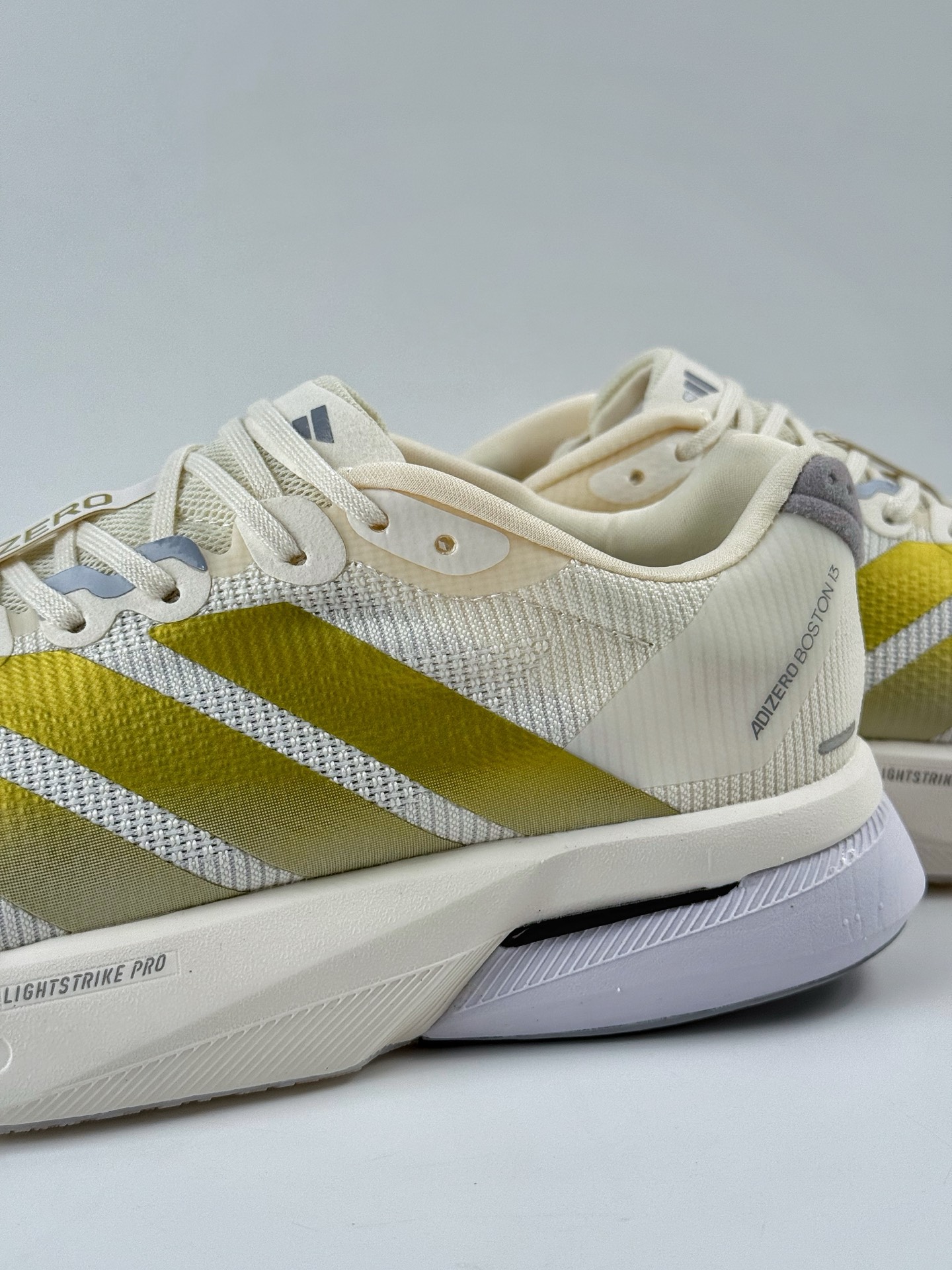 190 Adidas Adizero Boston 13 轻盈跑鞋 超轻发泡底 缓震透气跑步鞋 JS4947-Chinese UA Cheap High Quatity Brand Clothes Bags handbags Sneakers wholesale wholesaler seller from China Factory suppliers Fashion Clothing Shoes best Quality Beautiful Price 190 Adidas Adizero Boston 13 轻盈跑鞋 超轻发泡底 缓震透气跑步鞋 JS4947