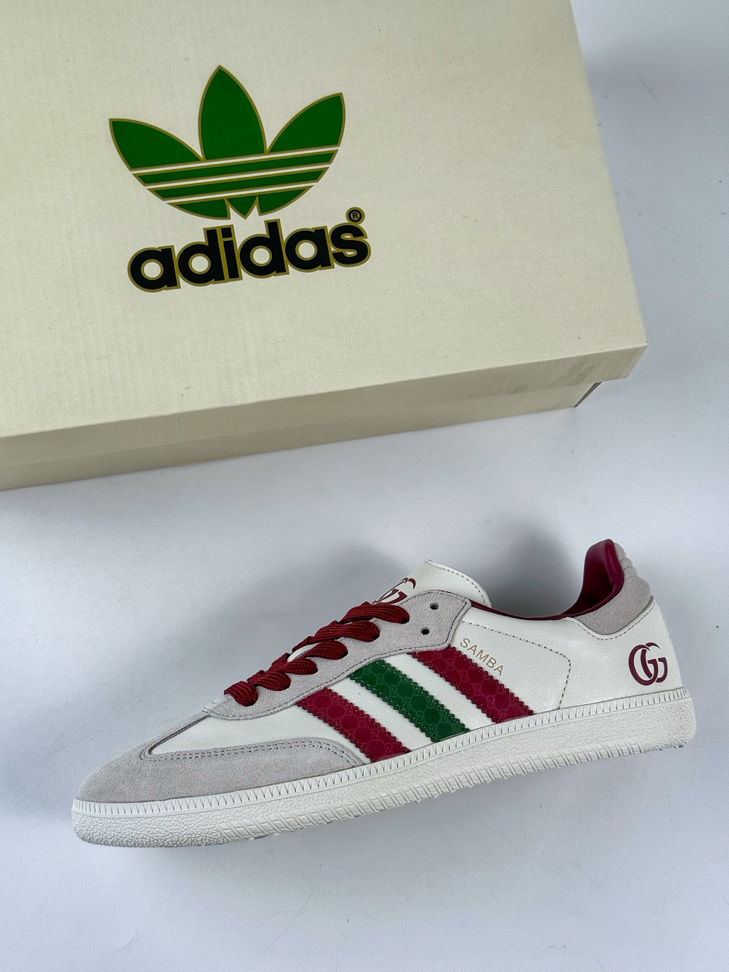 200 adidas originals Samba OG x GUCCI 灰白红 桑巴舞系列复古经典轻便板鞋 GJ75802-Chinese UA Cheap High Quatity Brand Clothes Bags handbags Sneakers wholesale wholesaler seller from China Factory suppliers Fashion Clothing Shoes best Quality Beautiful Price 200 adidas originals Samba OG x GUCCI 灰白红 桑巴舞系列复古经典轻便板鞋 GJ75802