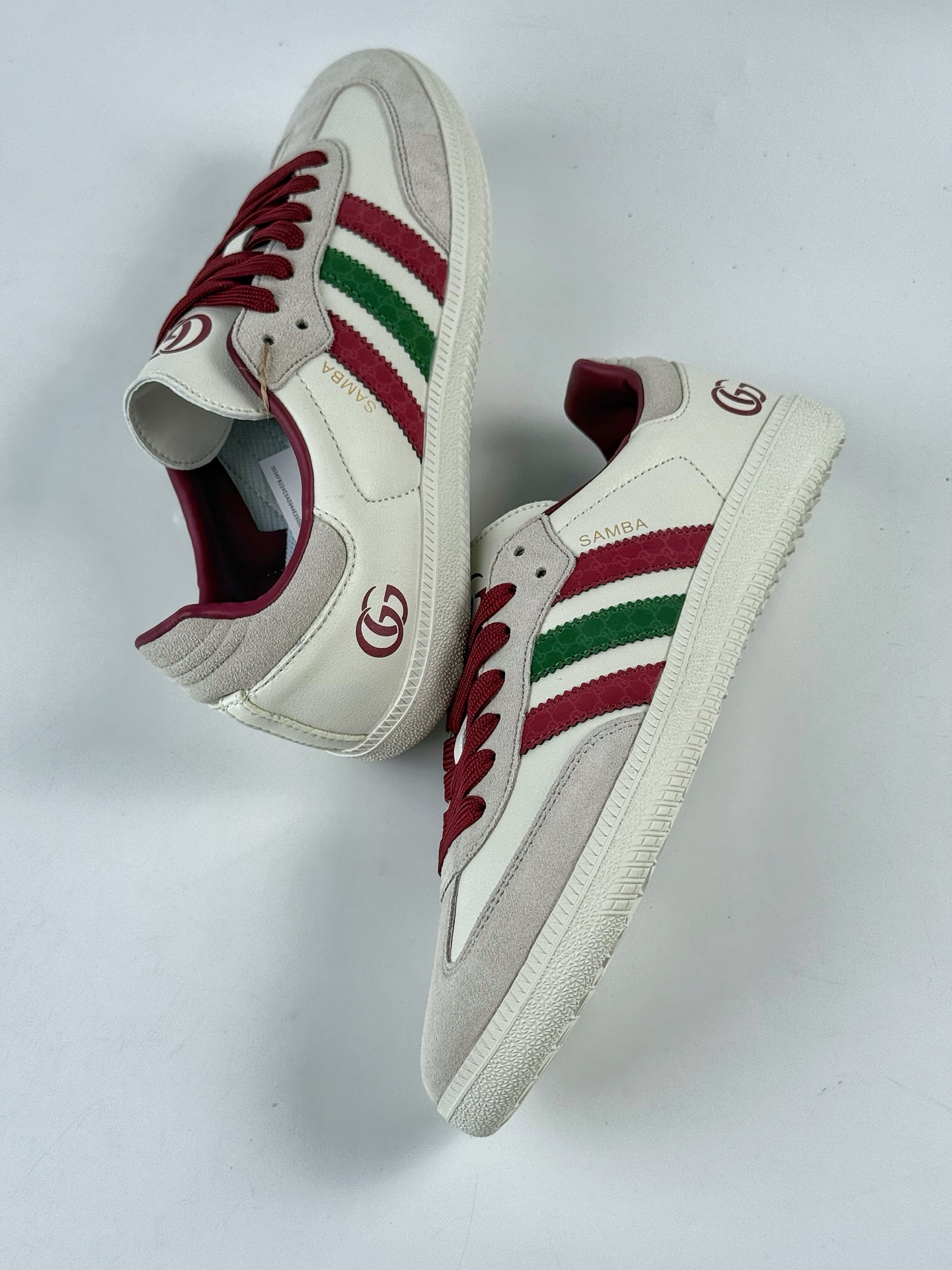 200 adidas originals Samba OG x GUCCI 灰白红 桑巴舞系列复古经典轻便板鞋 GJ75802-Chinese UA Cheap High Quatity Brand Clothes Bags handbags Sneakers wholesale wholesaler seller from China Factory suppliers Fashion Clothing Shoes best Quality Beautiful Price 200 adidas originals Samba OG x GUCCI 灰白红 桑巴舞系列复古经典轻便板鞋 GJ75802