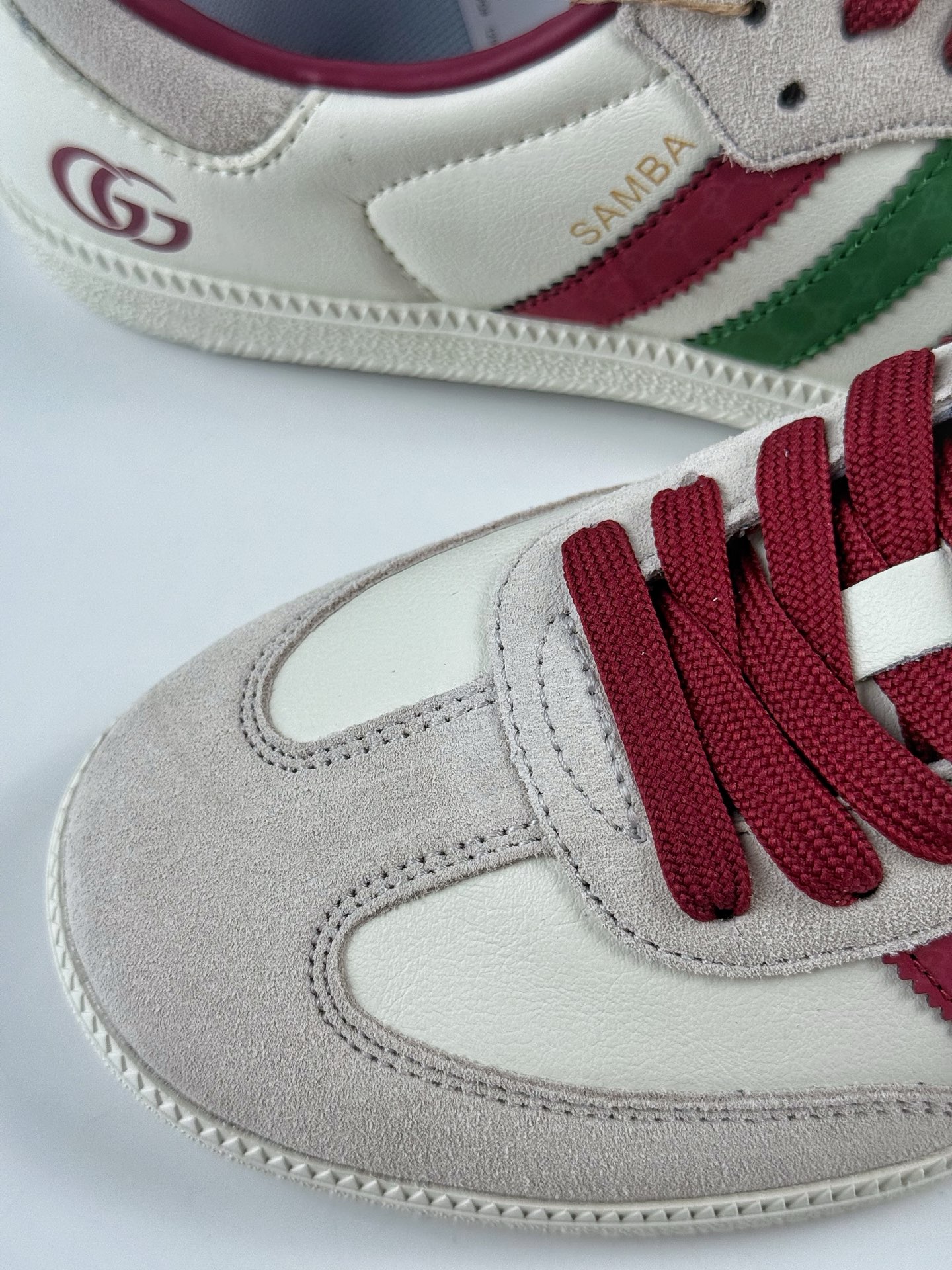 200 adidas originals Samba OG x GUCCI 灰白红 桑巴舞系列复古经典轻便板鞋 GJ75802-Chinese UA Cheap High Quatity Brand Clothes Bags handbags Sneakers wholesale wholesaler seller from China Factory suppliers Fashion Clothing Shoes best Quality Beautiful Price 200 adidas originals Samba OG x GUCCI 灰白红 桑巴舞系列复古经典轻便板鞋 GJ75802