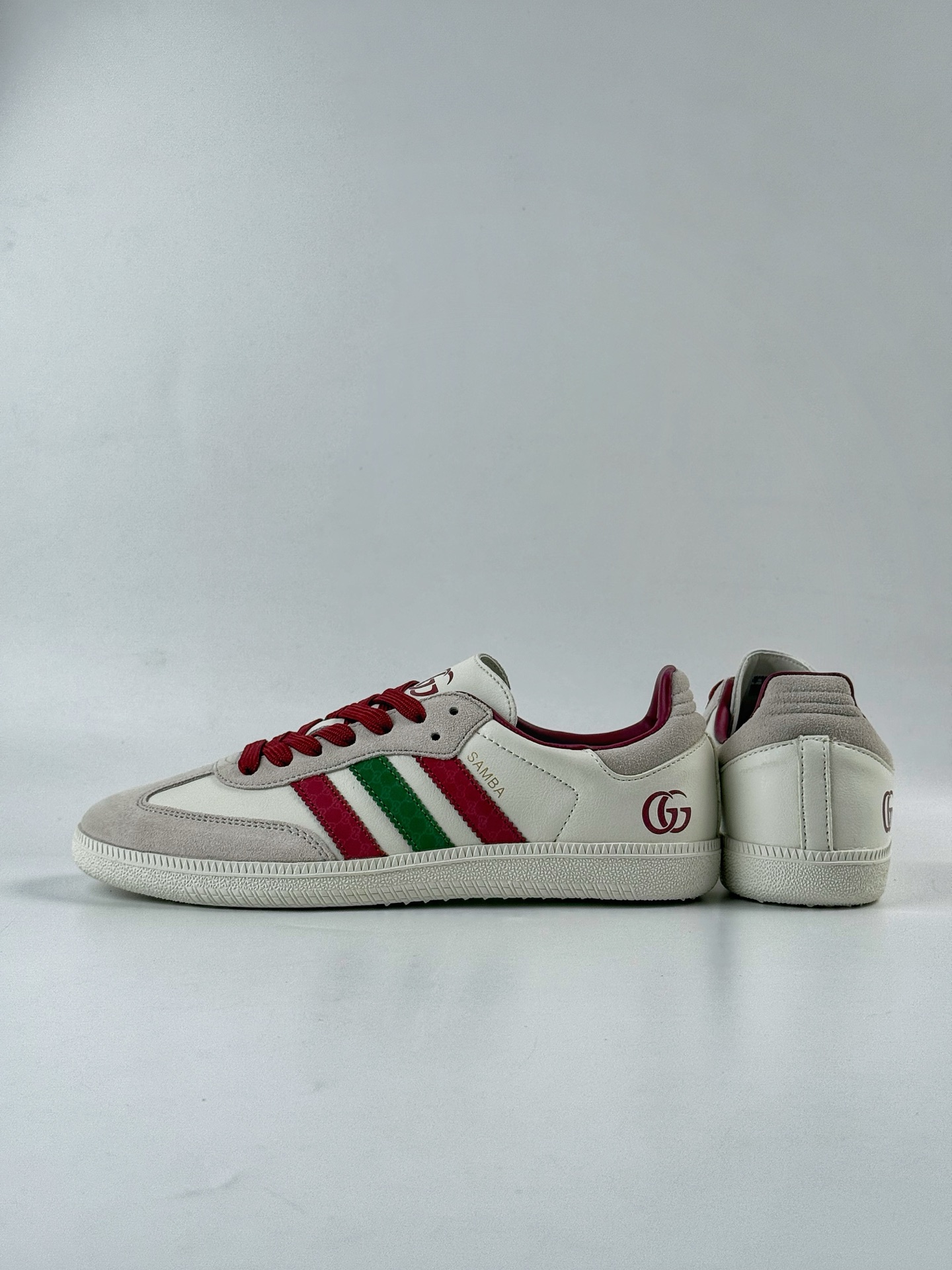 200 adidas originals Samba OG x GUCCI 灰白红 桑巴舞系列复古经典轻便板鞋 GJ75802-Chinese UA Cheap High Quatity Brand Clothes Bags handbags Sneakers wholesale wholesaler seller from China Factory suppliers Fashion Clothing Shoes best Quality Beautiful Price 200 adidas originals Samba OG x GUCCI 灰白红 桑巴舞系列复古经典轻便板鞋 GJ75802