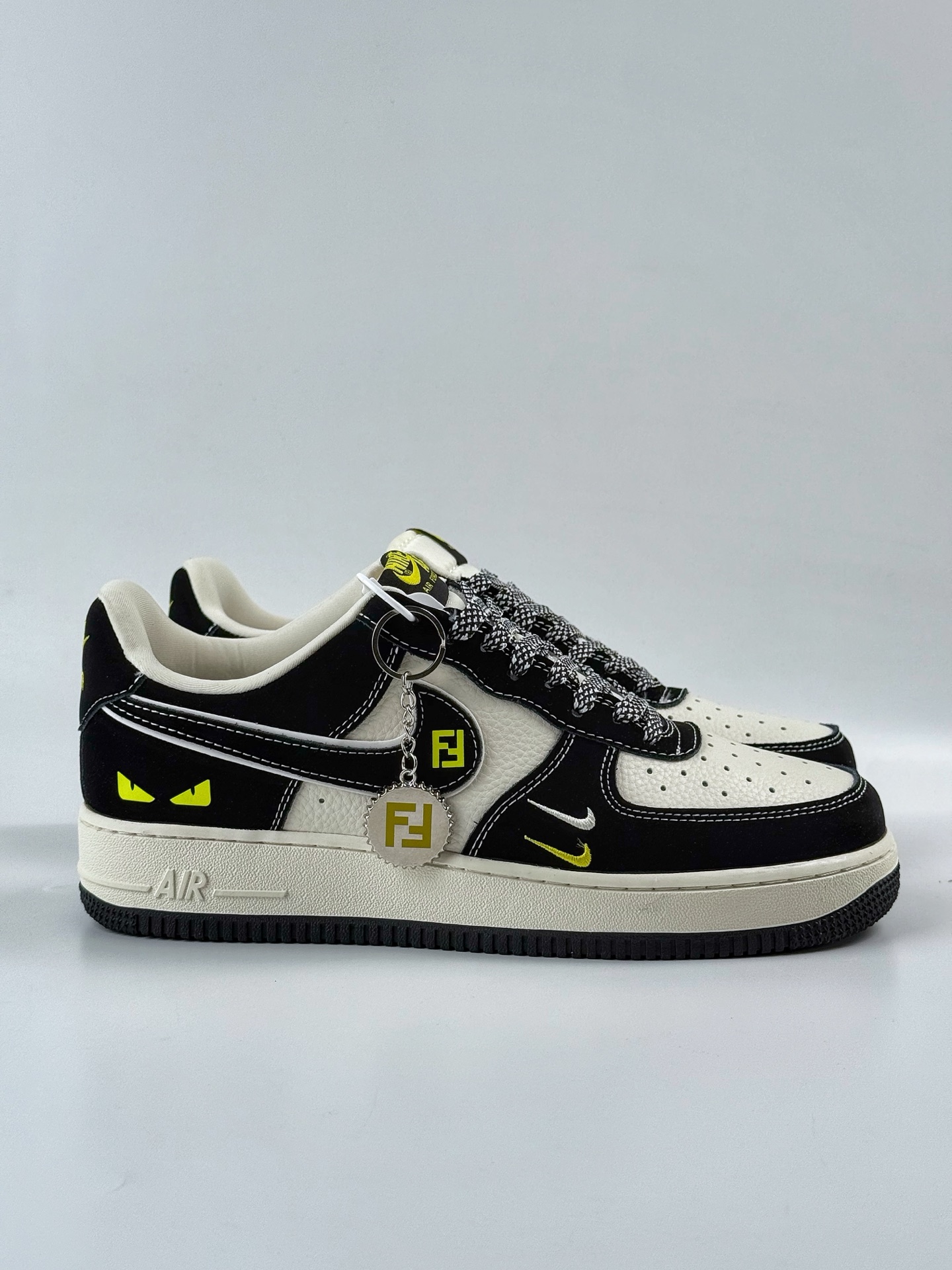 260 Nike Air Force 1 Low 07 黑白双小勾满天星 XL1979-102