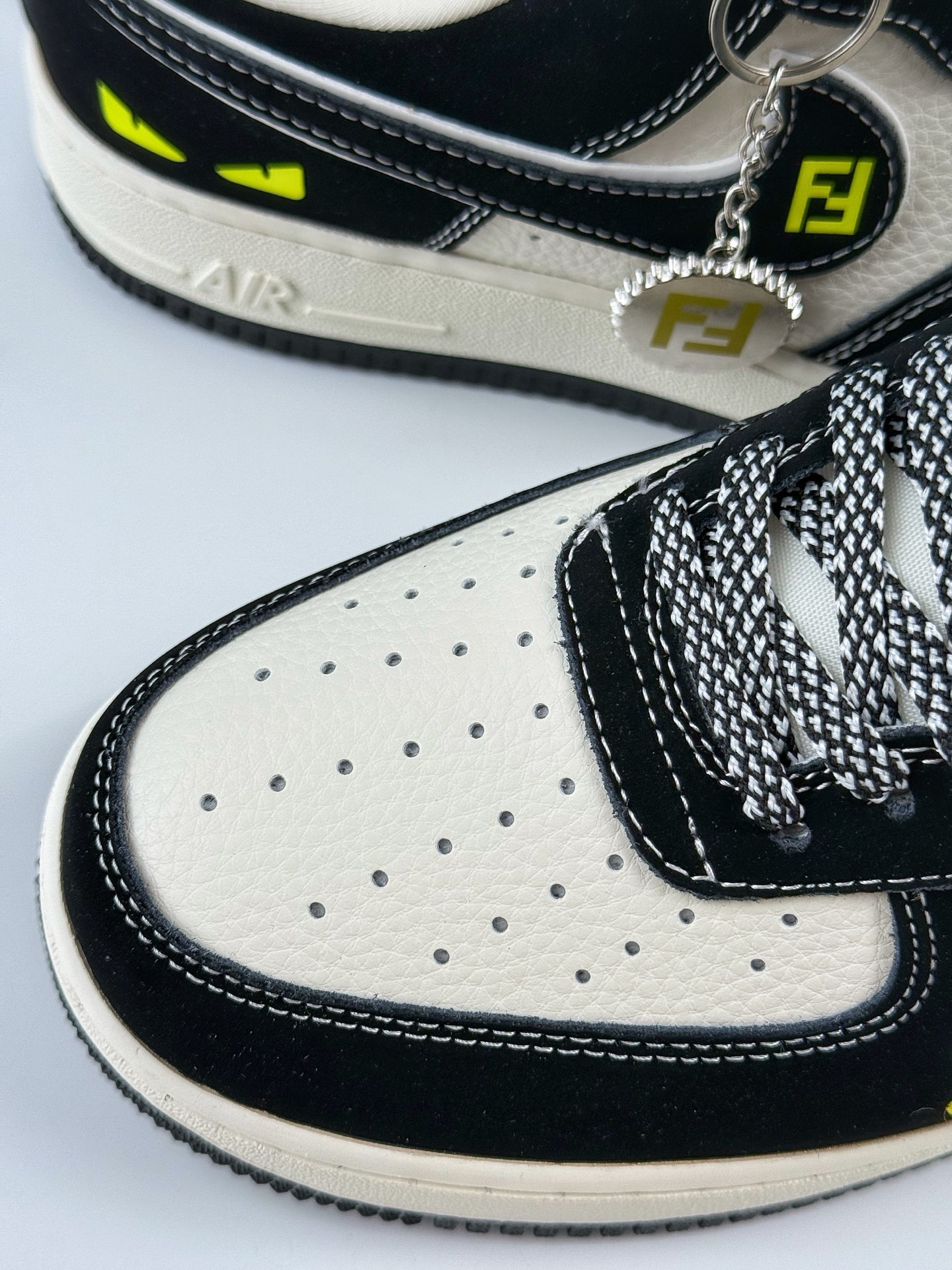 260 Nike Air Force 1 Low 07 黑白双小勾满天星 XL1979-102