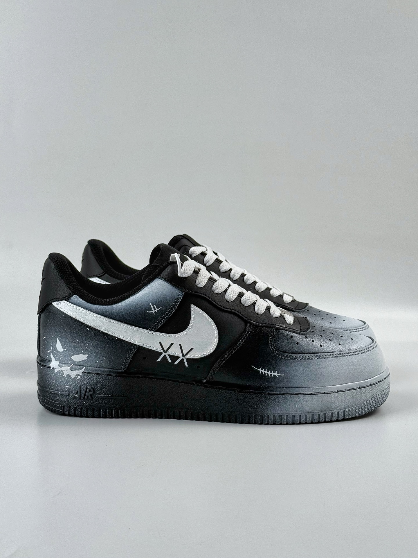 260 Nike Air Force 1 Low 07 渐变白黑 CW2288-018