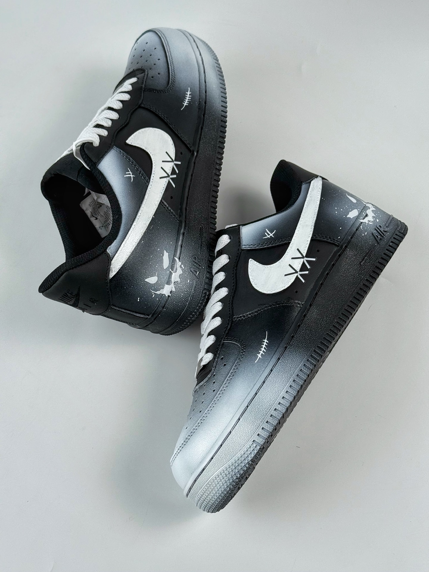 260 Nike Air Force 1 Low 07 渐变白黑 CW2288-018