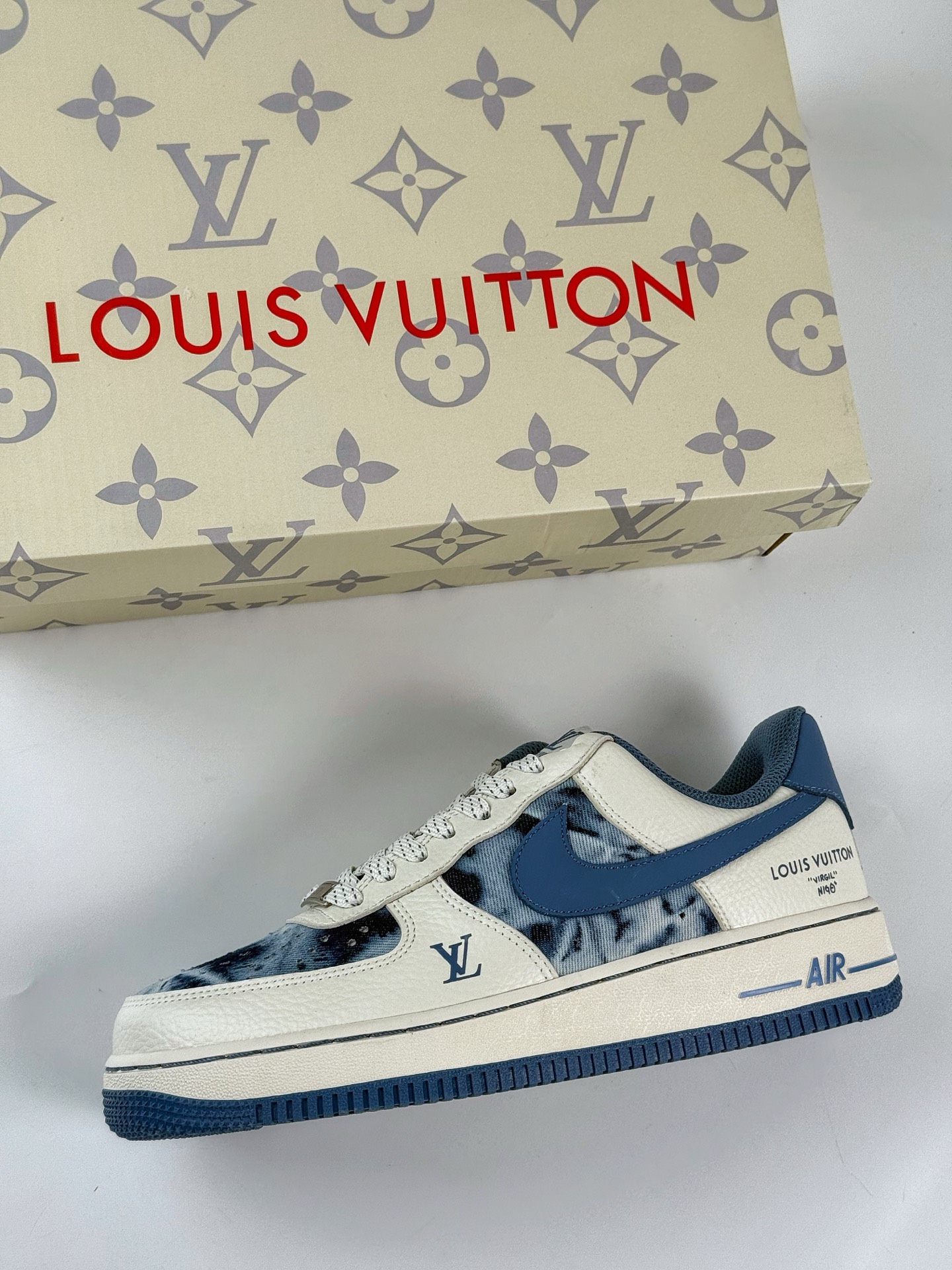 260 Nike Air Force 1 Low 07 x Louis Vuitton 白蓝满天星 LW9279-019-Chinese UA Cheap High Quatity Brand Clothes Bags handbags Sneakers wholesale wholesaler seller from China Factory suppliers Fashion Clothing Shoes best Quality Beautiful Price 260 Nike Air Force 1 Low 07 x Louis Vuitton 白蓝满天星 LW9279-019