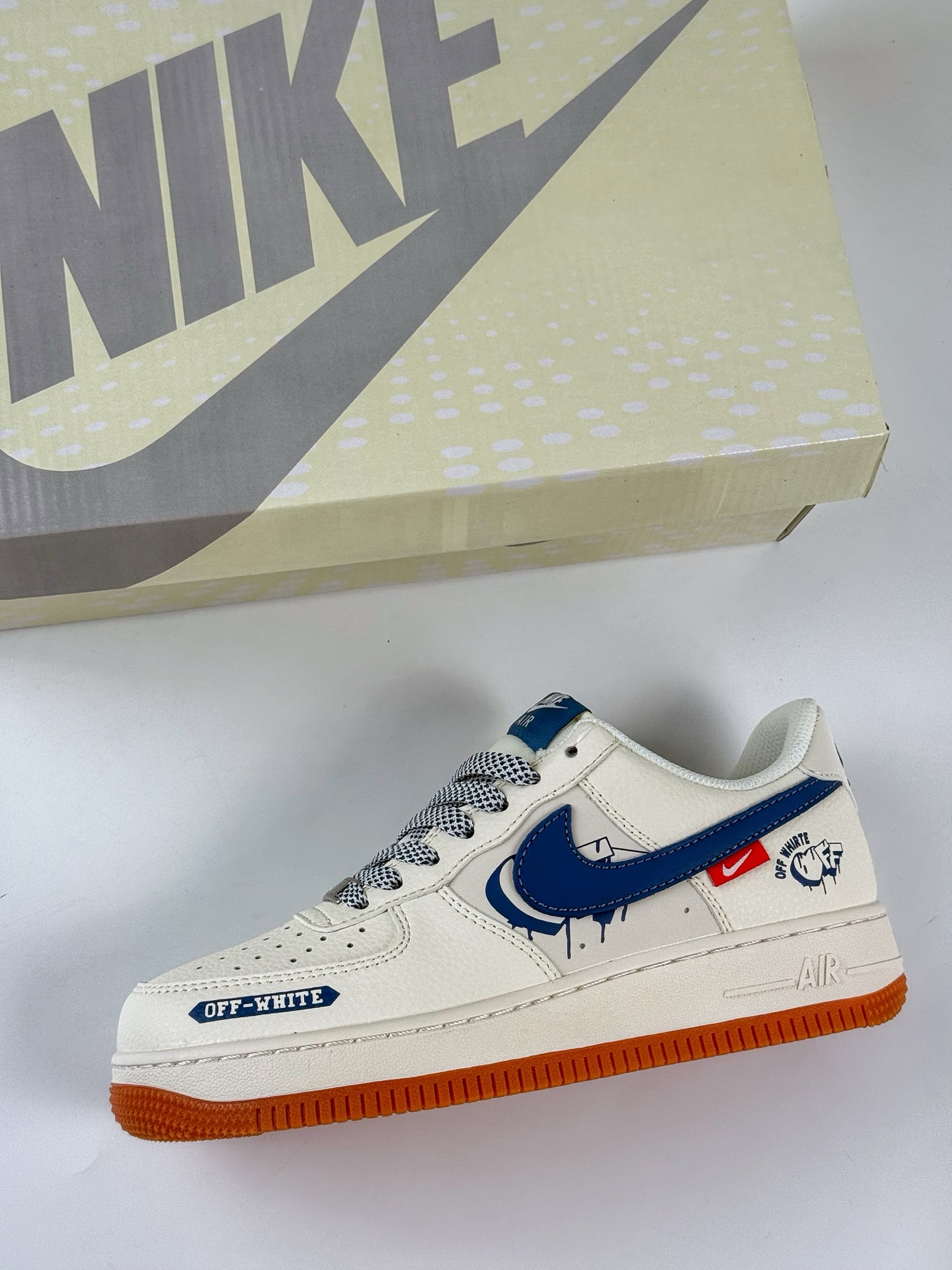 260 Nike Air Force 1 Low 07 x OFF-WHITE 米蓝满天星 QW5836-001