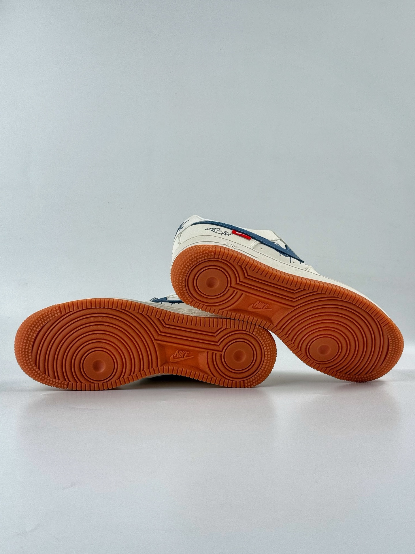 260 Nike Air Force 1 Low 07 x OFF-WHITE 米蓝满天星 QW5836-001