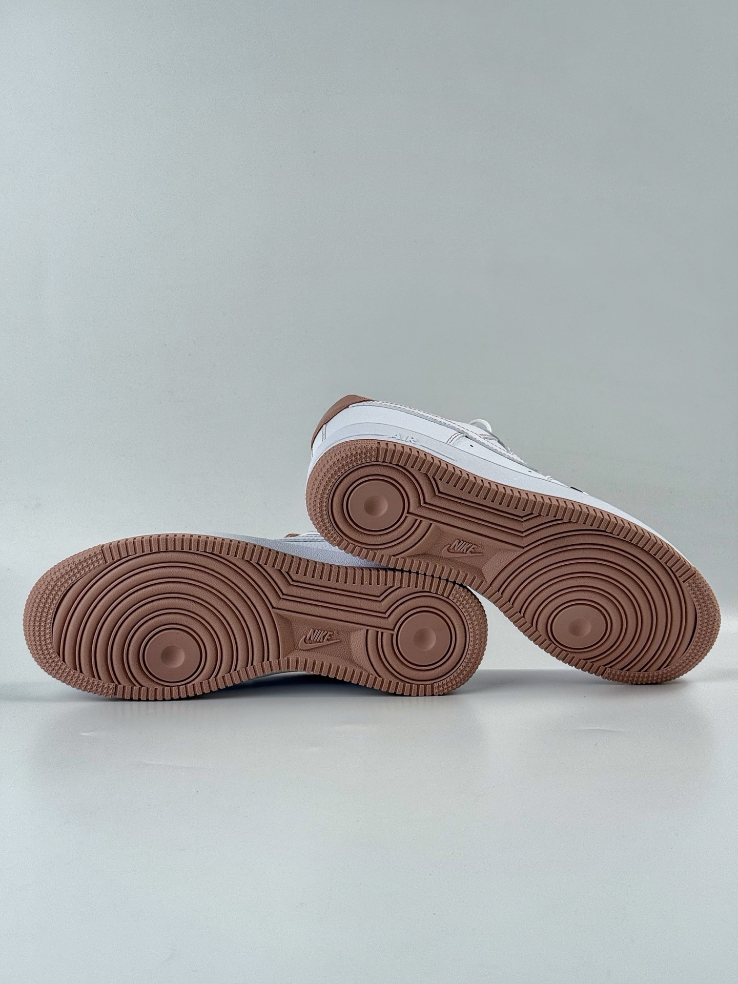 200 Nike Air Force 1 Low 07 白粉小勾 IB6543-100