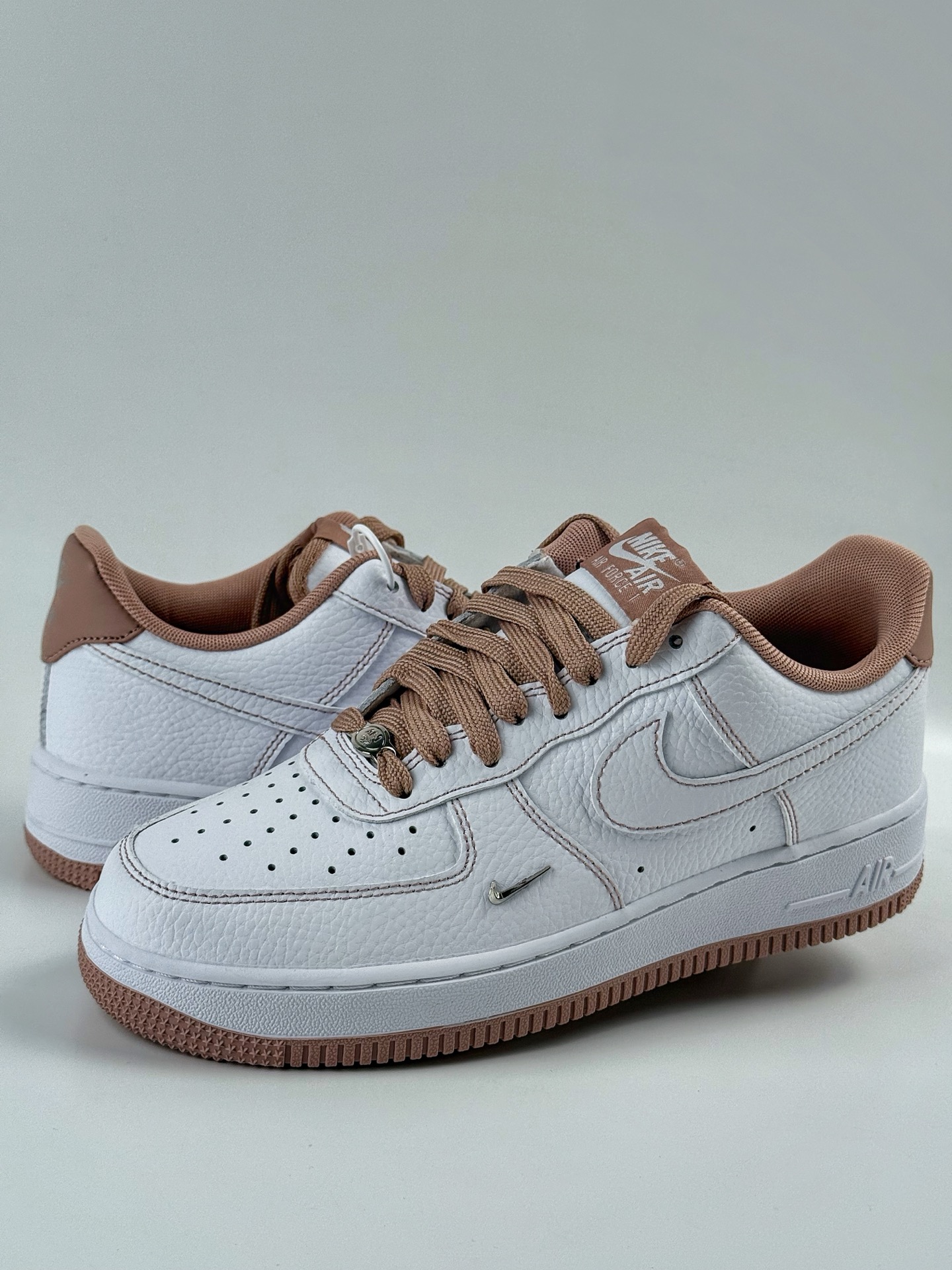 200 Nike Air Force 1 Low 07 白粉小勾 IB6543-100