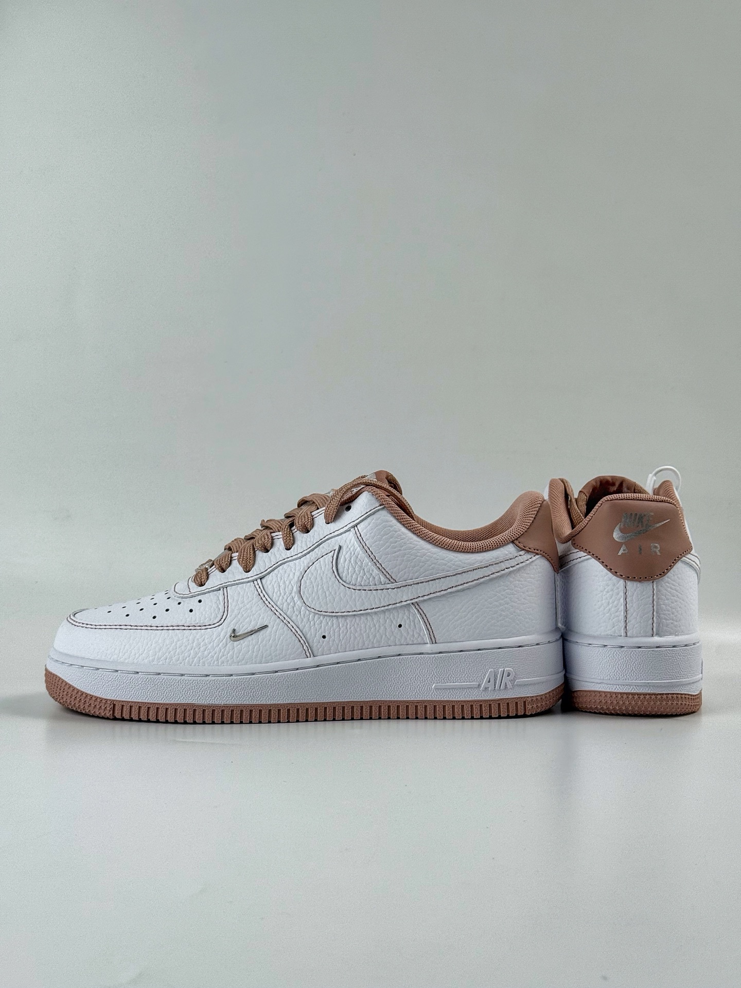 200 Nike Air Force 1 Low 07 白粉小勾 IB6543-100