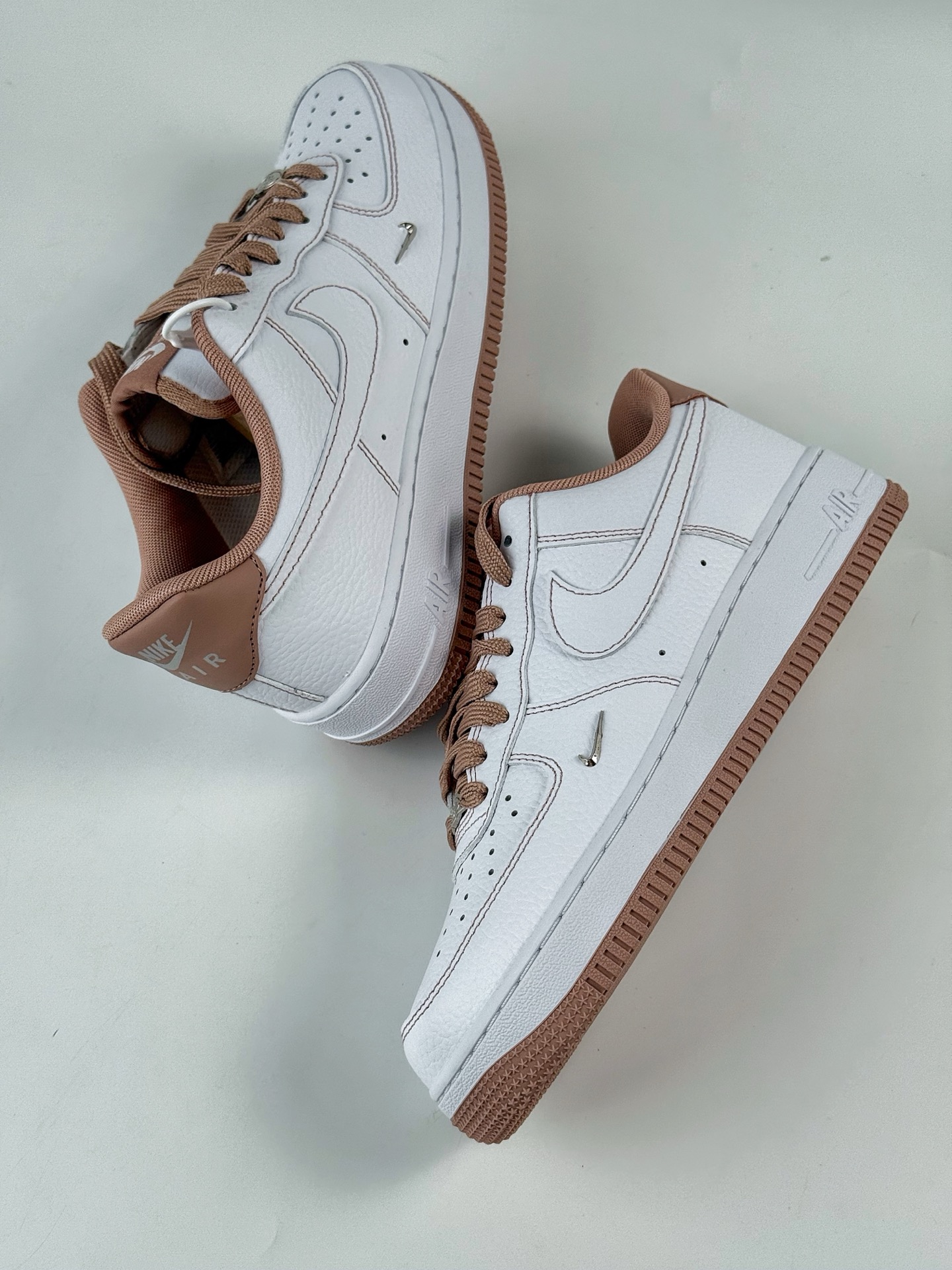 200 Nike Air Force 1 Low 07 白粉小勾 IB6543-100