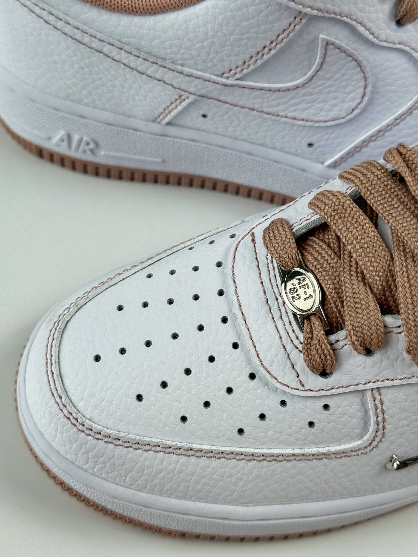 200 Nike Air Force 1 Low 07 白粉小勾 IB6543-100