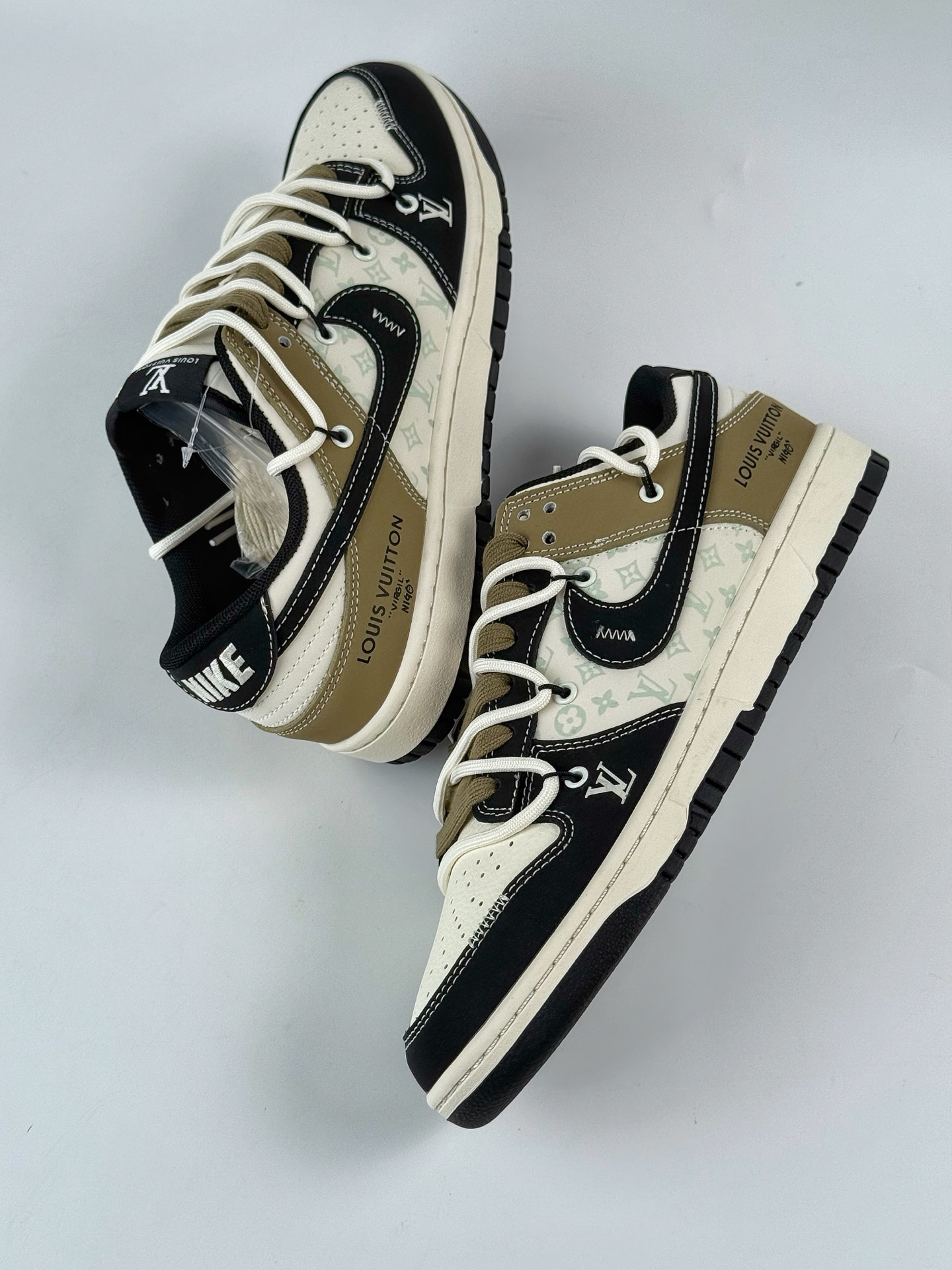 300 Nike SB Dunk Low x Louis Vuitton 黑白绿绑带 YX5066-371