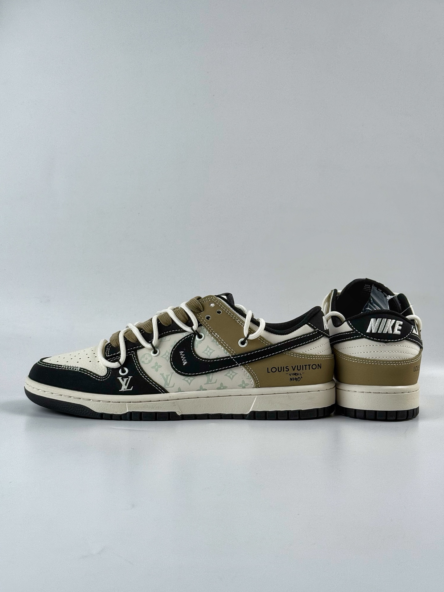 300 Nike SB Dunk Low x Louis Vuitton 黑白绿绑带 YX5066-371