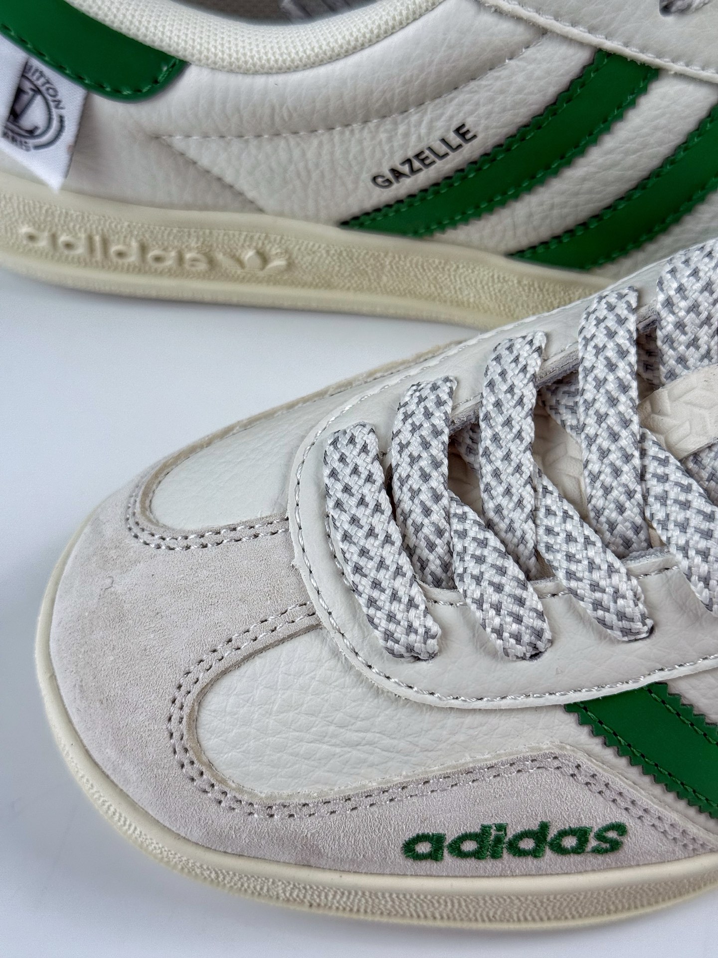 260 adidas originals Samba OG x Louis Vuitton 灰白绿满天星 桑巴舞系列复古经典轻便板鞋 XD6188-102