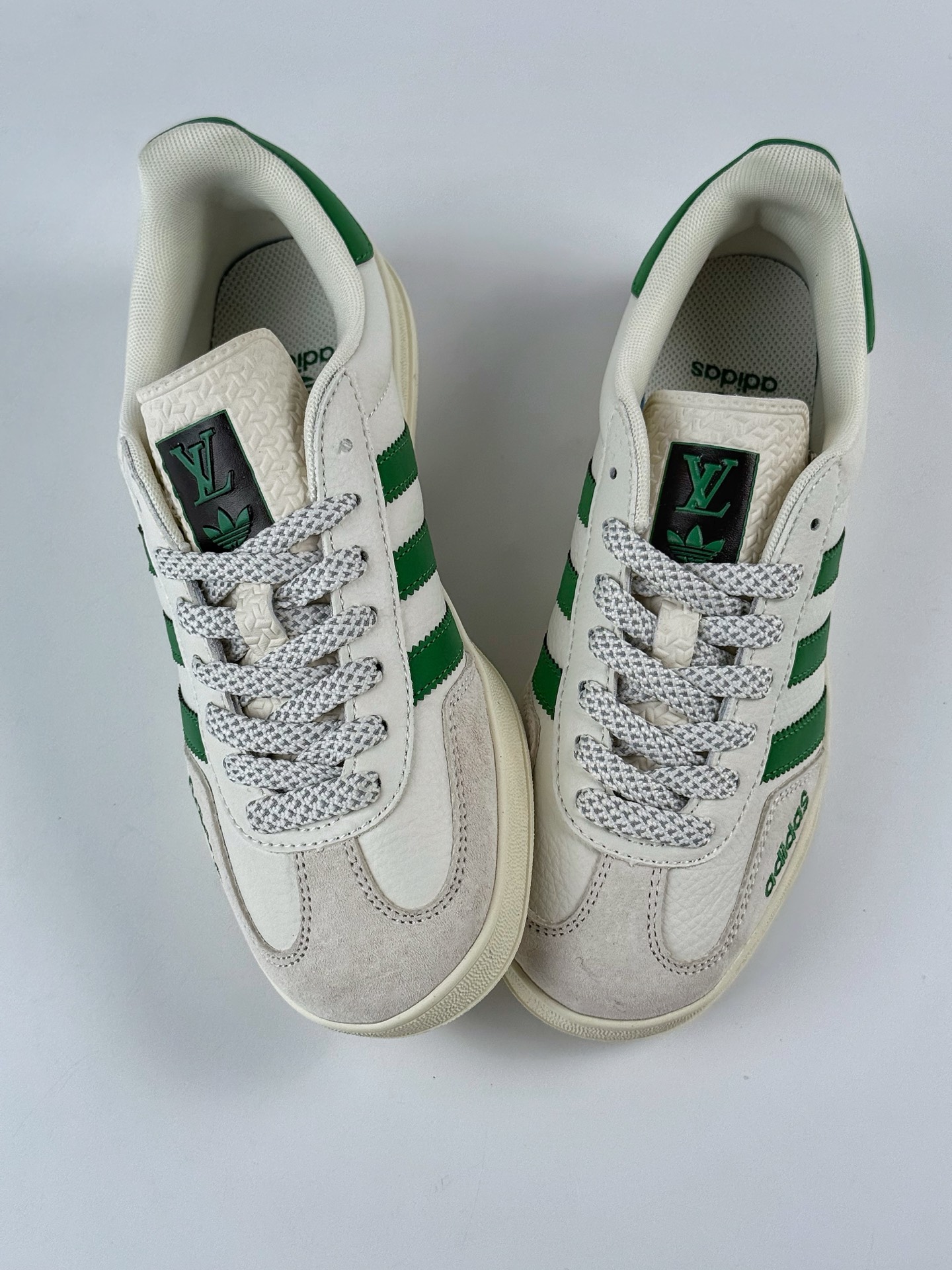 260 adidas originals Samba OG x Louis Vuitton 灰白绿满天星 桑巴舞系列复古经典轻便板鞋 XD6188-102