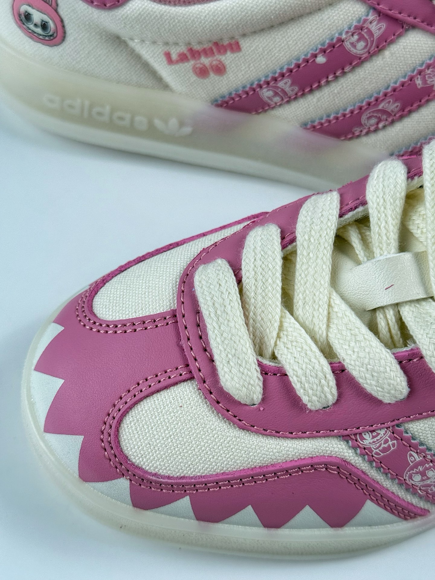 260 adidas originals Samba OG 粉白拉布布 桑巴舞系列复古经典轻便板鞋 DM1234-017