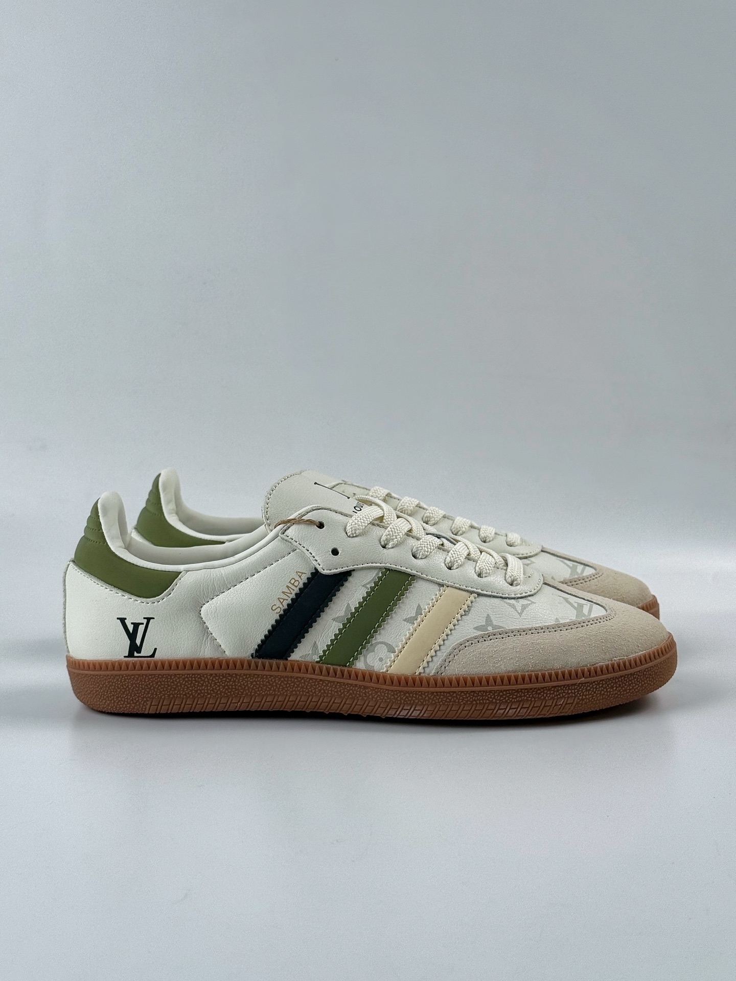 200 adidas originals Samba OG x Louis Vuitton 棕白 桑巴舞系列复古经典轻便板鞋 GJ75809-Chinese UA Cheap High Quatity Brand Clothes Bags handbags Sneakers wholesale wholesaler seller from China Factory suppliers Fashion Clothing Shoes best Quality Beautiful Price 200 adidas originals Samba OG x Louis Vuitton 棕白 桑巴舞系列复古经典轻便板鞋 GJ75809