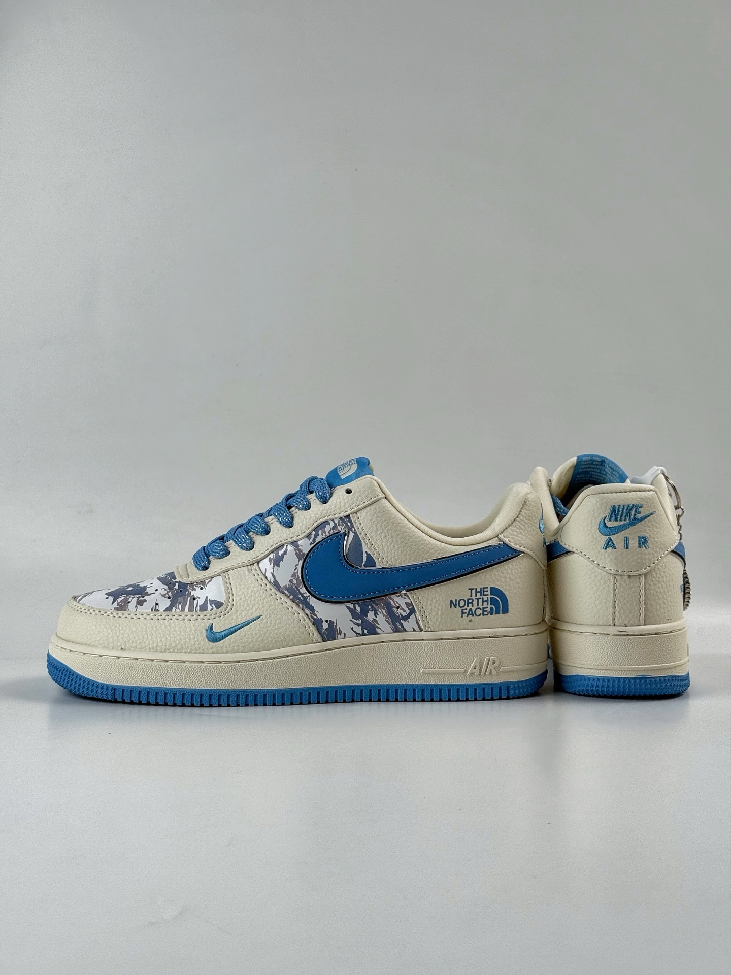 260 Nike Air Force 1 Low 07 x The North Face 米蓝小勾满天星 KJ1688-003-Chinese  UA Cheap High Quatity Brand  Clothes Bags handbags Sneakers wholesale wholesaler seller from China Factory suppliers Fashion Clothing  Shoes best Quality Beautiful Price  260 Nike Air Force 1 Low 07 x The North Face 米蓝小勾满天星 KJ1688-003