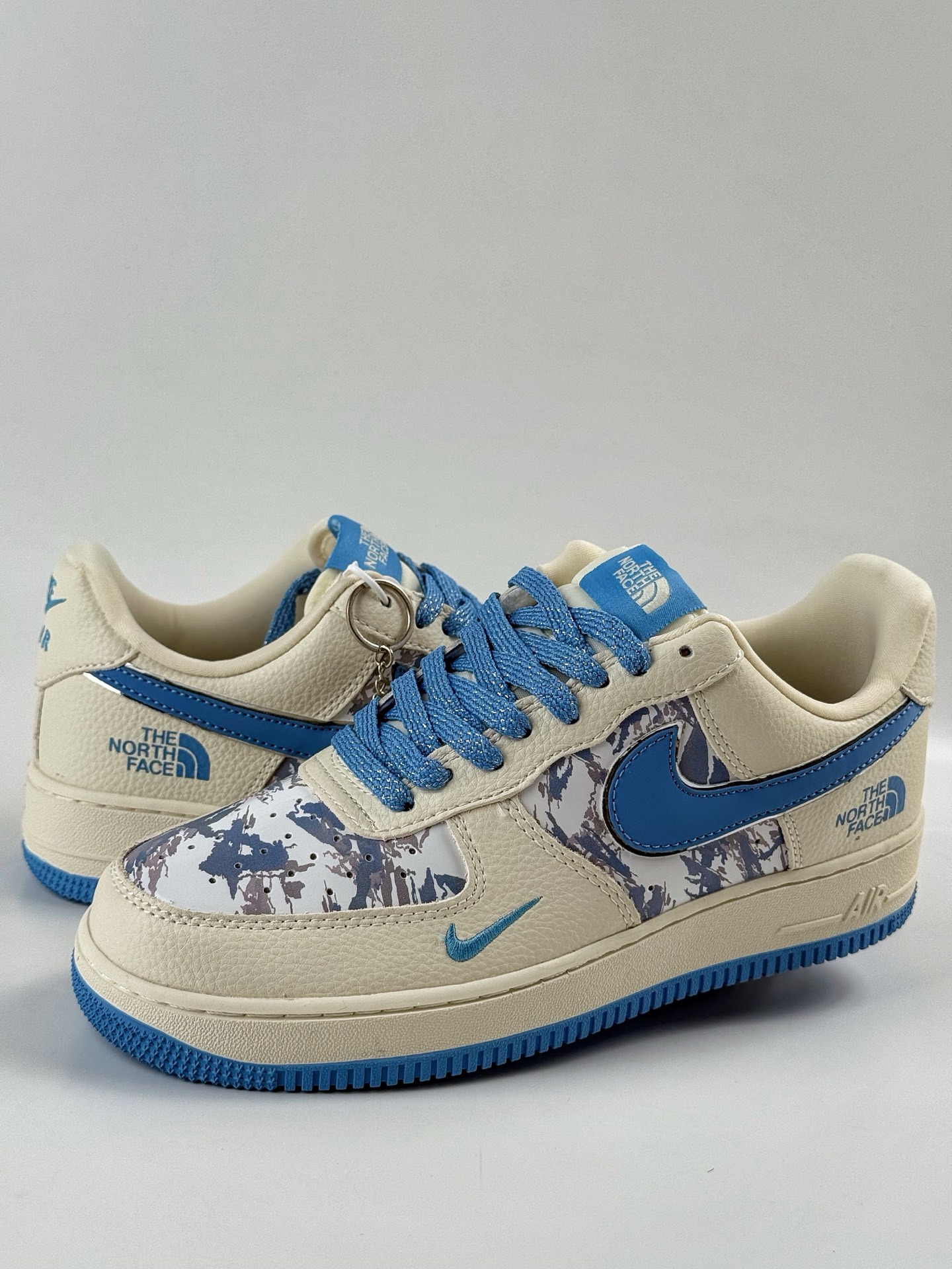 260 Nike Air Force 1 Low 07 x The North Face 米蓝小勾满天星 KJ1688-003-Chinese  UA Cheap High Quatity Brand  Clothes Bags handbags Sneakers wholesale wholesaler seller from China Factory suppliers Fashion Clothing  Shoes best Quality Beautiful Price  260 Nike Air Force 1 Low 07 x The North Face 米蓝小勾满天星 KJ1688-003