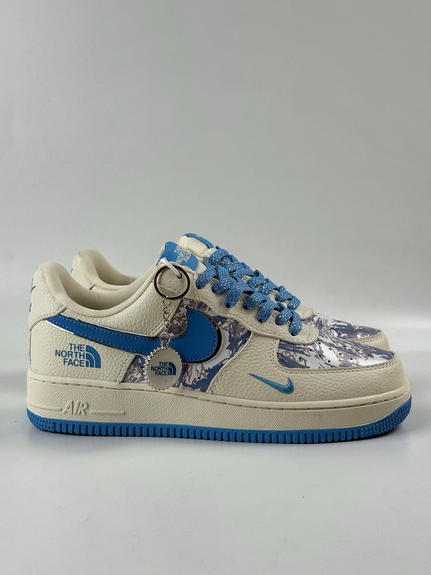 260 Nike Air Force 1 Low 07 x The North Face 米蓝小勾满天星 KJ1688-003-Chinese  UA Cheap High Quatity Brand  Clothes Bags handbags Sneakers wholesale wholesaler seller from China Factory suppliers Fashion Clothing  Shoes best Quality Beautiful Price  260 Nike Air Force 1 Low 07 x The North Face 米蓝小勾满天星 KJ1688-003