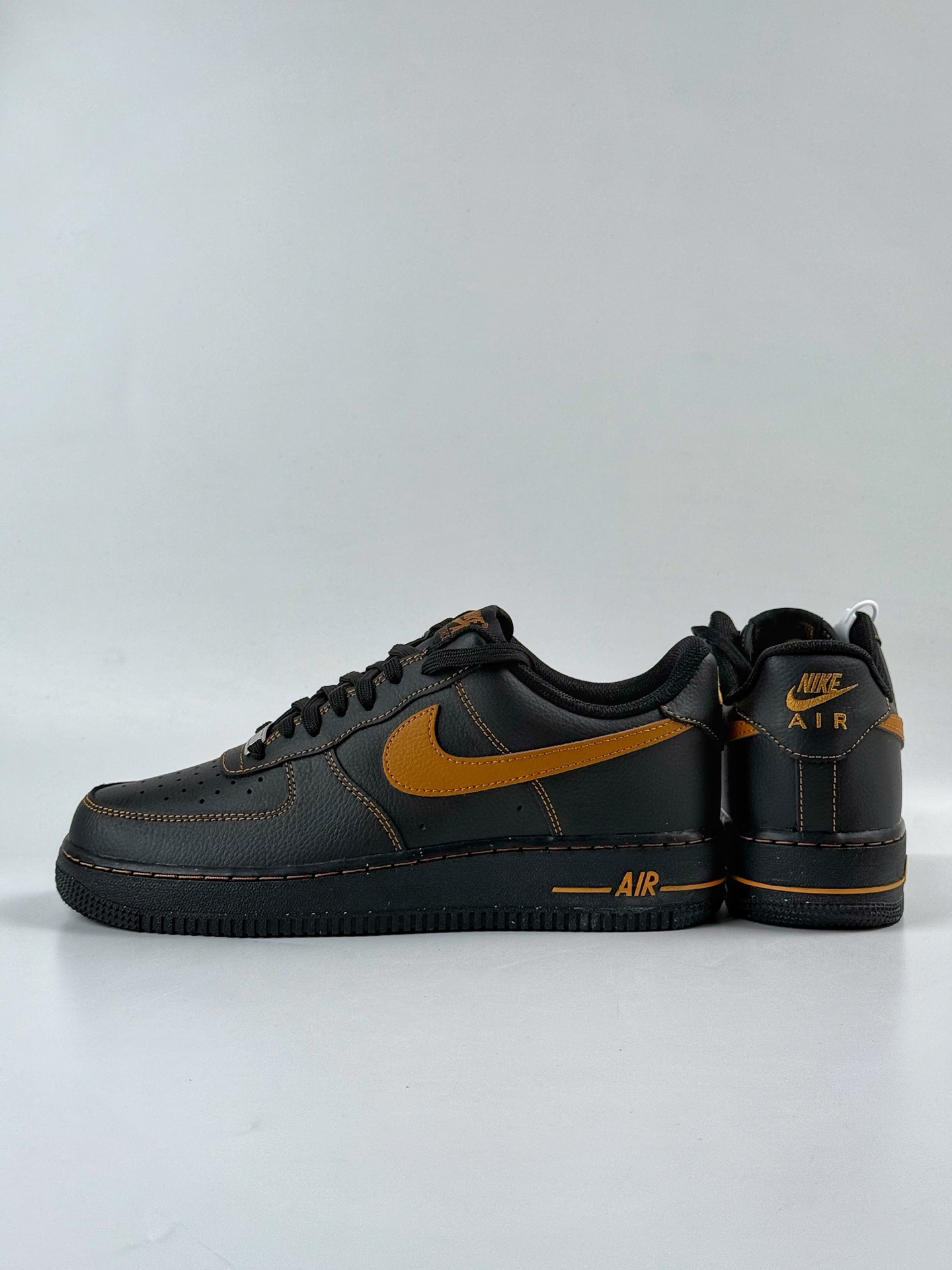 200 Nike Air Force 1 Low 07 黑棕 HQ2037-003-Chinese UA Cheap High Quatity Brand Clothes Bags handbags Sneakers wholesale wholesaler seller from China Factory suppliers Fashion Clothing Shoes best Quality Beautiful Price 200 Nike Air Force 1 Low 07 黑棕 HQ2037-003
