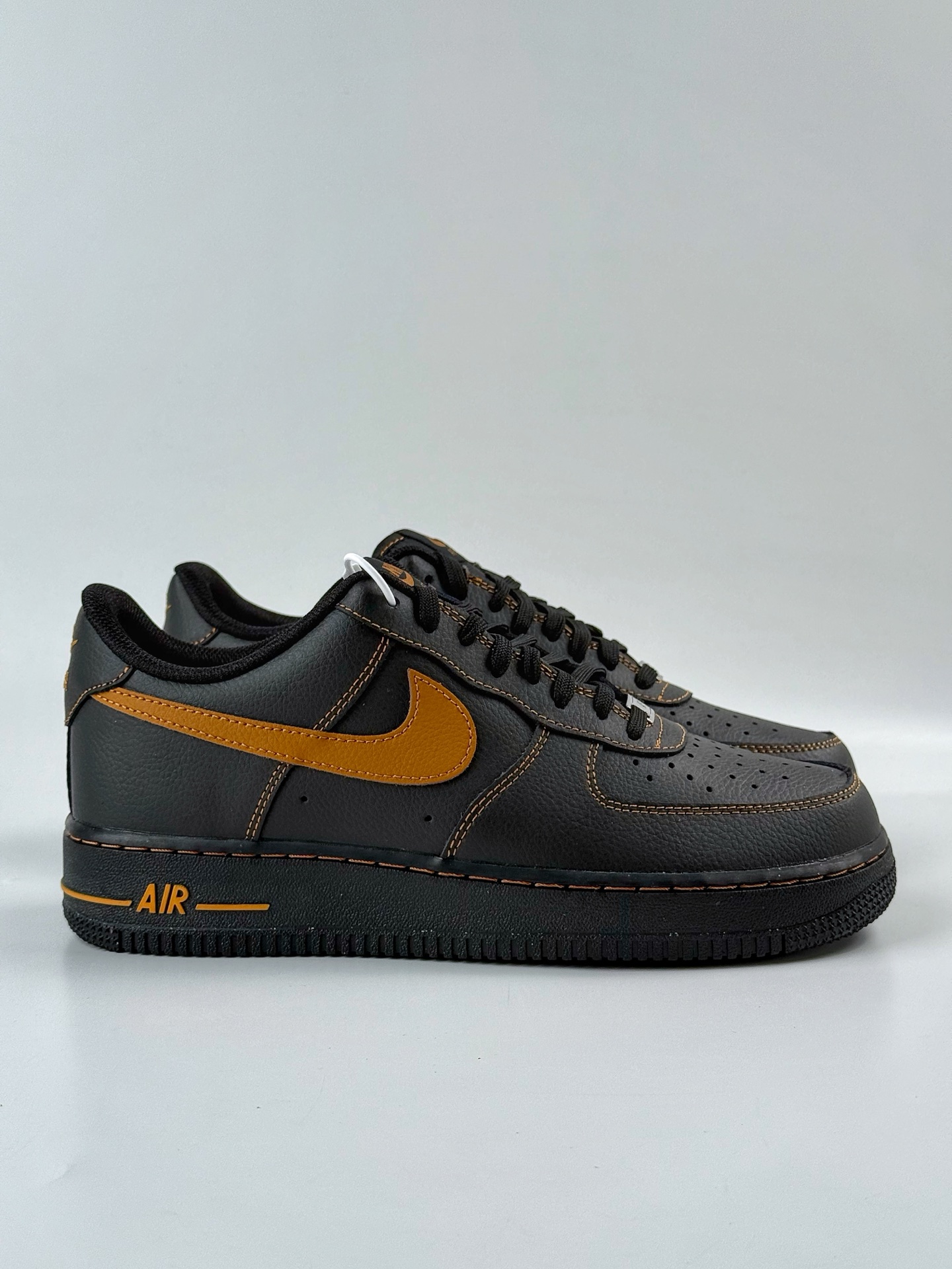 200 Nike Air Force 1 Low 07 黑棕 HQ2037-003-Chinese UA Cheap High Quatity Brand Clothes Bags handbags Sneakers wholesale wholesaler seller from China Factory suppliers Fashion Clothing Shoes best Quality Beautiful Price 200 Nike Air Force 1 Low 07 黑棕 HQ2037-003