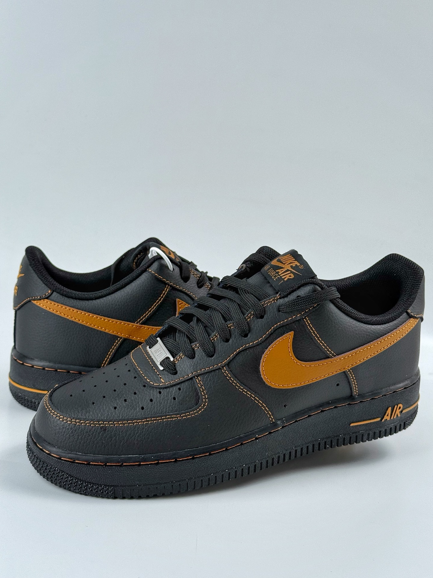 200 Nike Air Force 1 Low 07 黑棕 HQ2037-003-Chinese UA Cheap High Quatity Brand Clothes Bags handbags Sneakers wholesale wholesaler seller from China Factory suppliers Fashion Clothing Shoes best Quality Beautiful Price 200 Nike Air Force 1 Low 07 黑棕 HQ2037-003