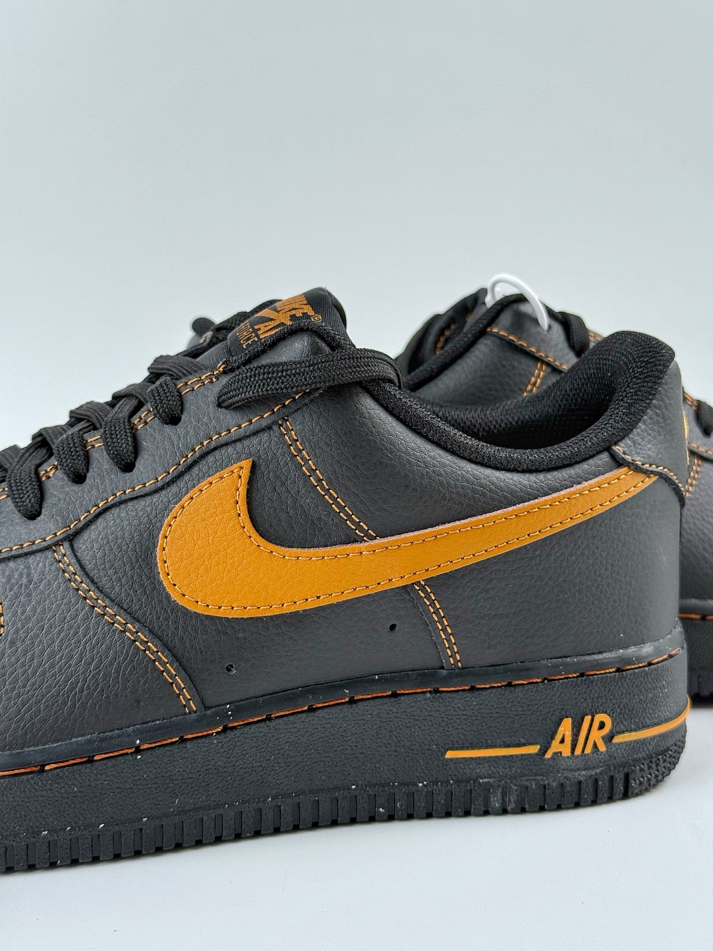 200 Nike Air Force 1 Low 07 黑棕 HQ2037-003-Chinese UA Cheap High Quatity Brand Clothes Bags handbags Sneakers wholesale wholesaler seller from China Factory suppliers Fashion Clothing Shoes best Quality Beautiful Price 200 Nike Air Force 1 Low 07 黑棕 HQ2037-003