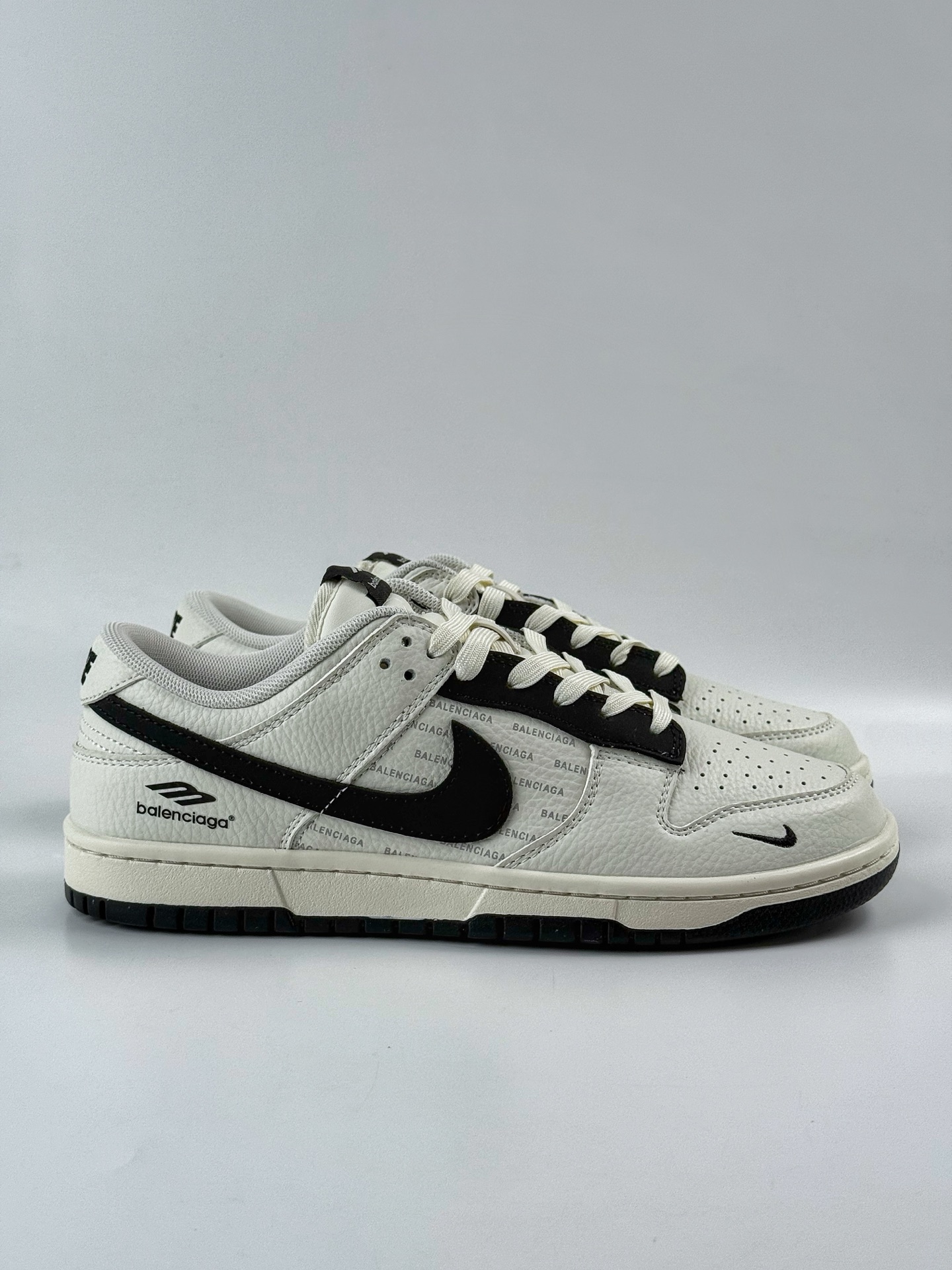 Nike SB Dunk Low x Balenciaga 白黑小钩 FX1588-311