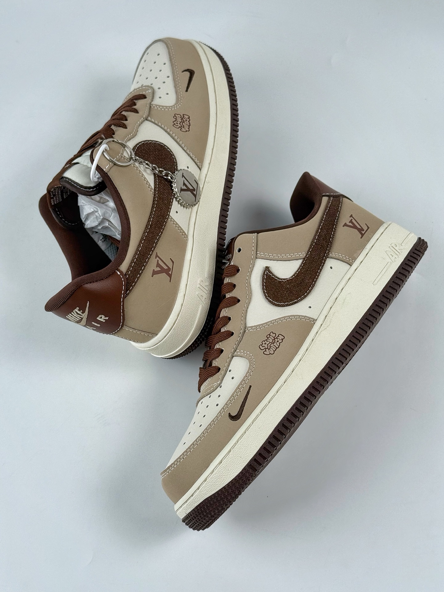 260 Nike Air Force 1 Low 07 x Louis Vuitton 棕白小勾 KK1988-091-Chinese UA Cheap High Quatity Brand Clothes Bags handbags Sneakers wholesale wholesaler seller from China Factory suppliers Fashion Clothing Shoes best Quality Beautiful Price 260 Nike Air Force 1 Low 07 x Louis Vuitton 棕白小勾 KK1988-091