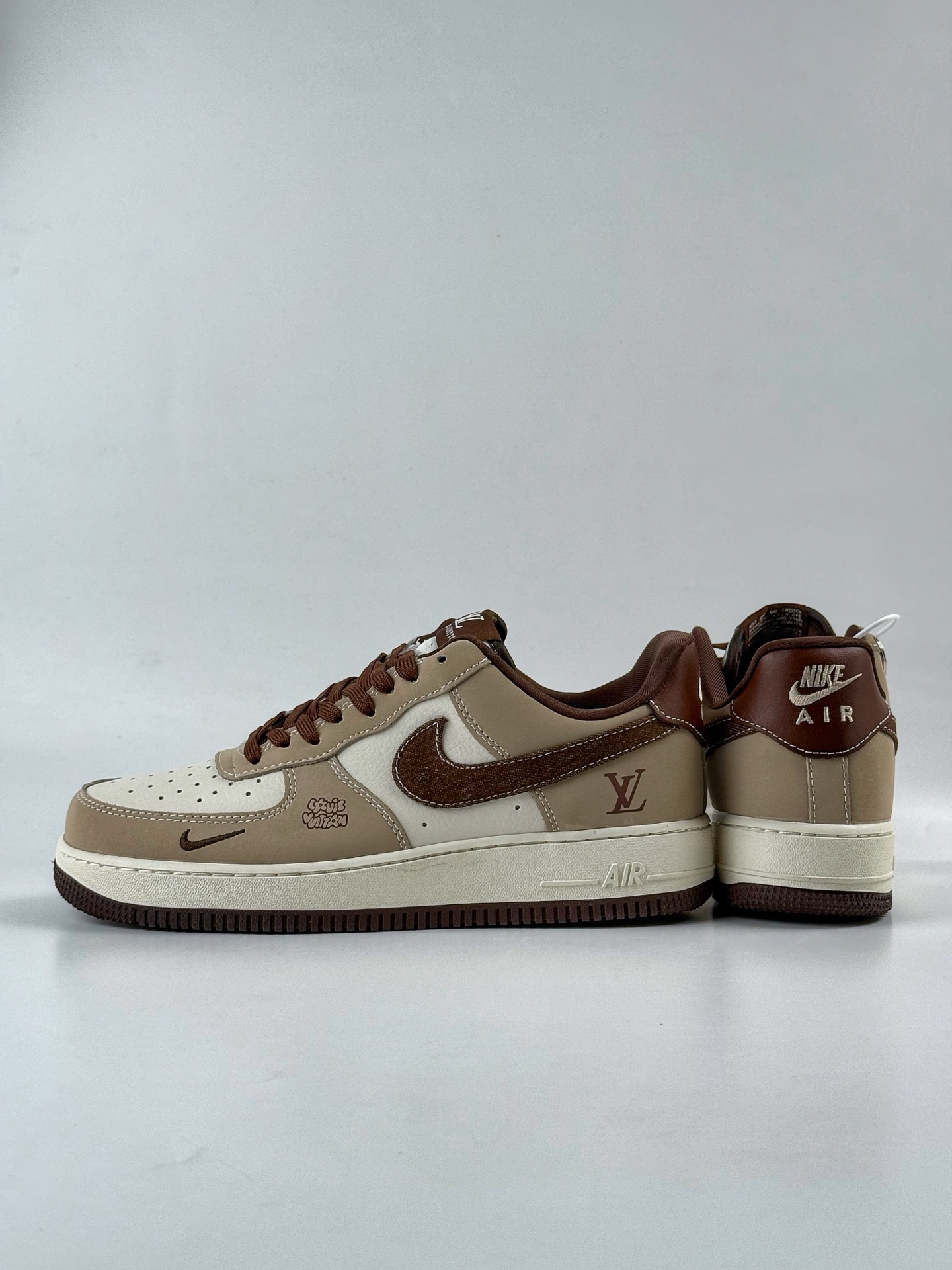 260 Nike Air Force 1 Low 07 x Louis Vuitton 棕白小勾 KK1988-091-Chinese UA Cheap High Quatity Brand Clothes Bags handbags Sneakers wholesale wholesaler seller from China Factory suppliers Fashion Clothing Shoes best Quality Beautiful Price 260 Nike Air Force 1 Low 07 x Louis Vuitton 棕白小勾 KK1988-091