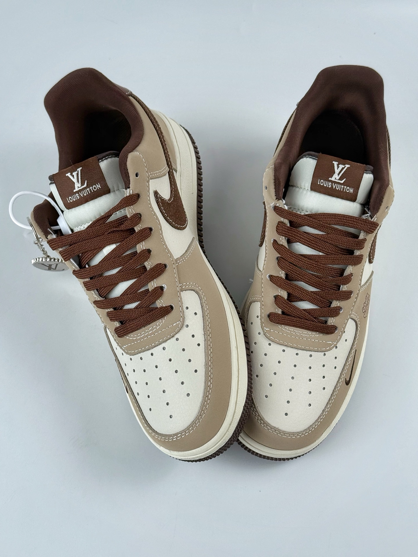 260 Nike Air Force 1 Low 07 x Louis Vuitton 棕白小勾 KK1988-091-Chinese UA Cheap High Quatity Brand Clothes Bags handbags Sneakers wholesale wholesaler seller from China Factory suppliers Fashion Clothing Shoes best Quality Beautiful Price 260 Nike Air Force 1 Low 07 x Louis Vuitton 棕白小勾 KK1988-091