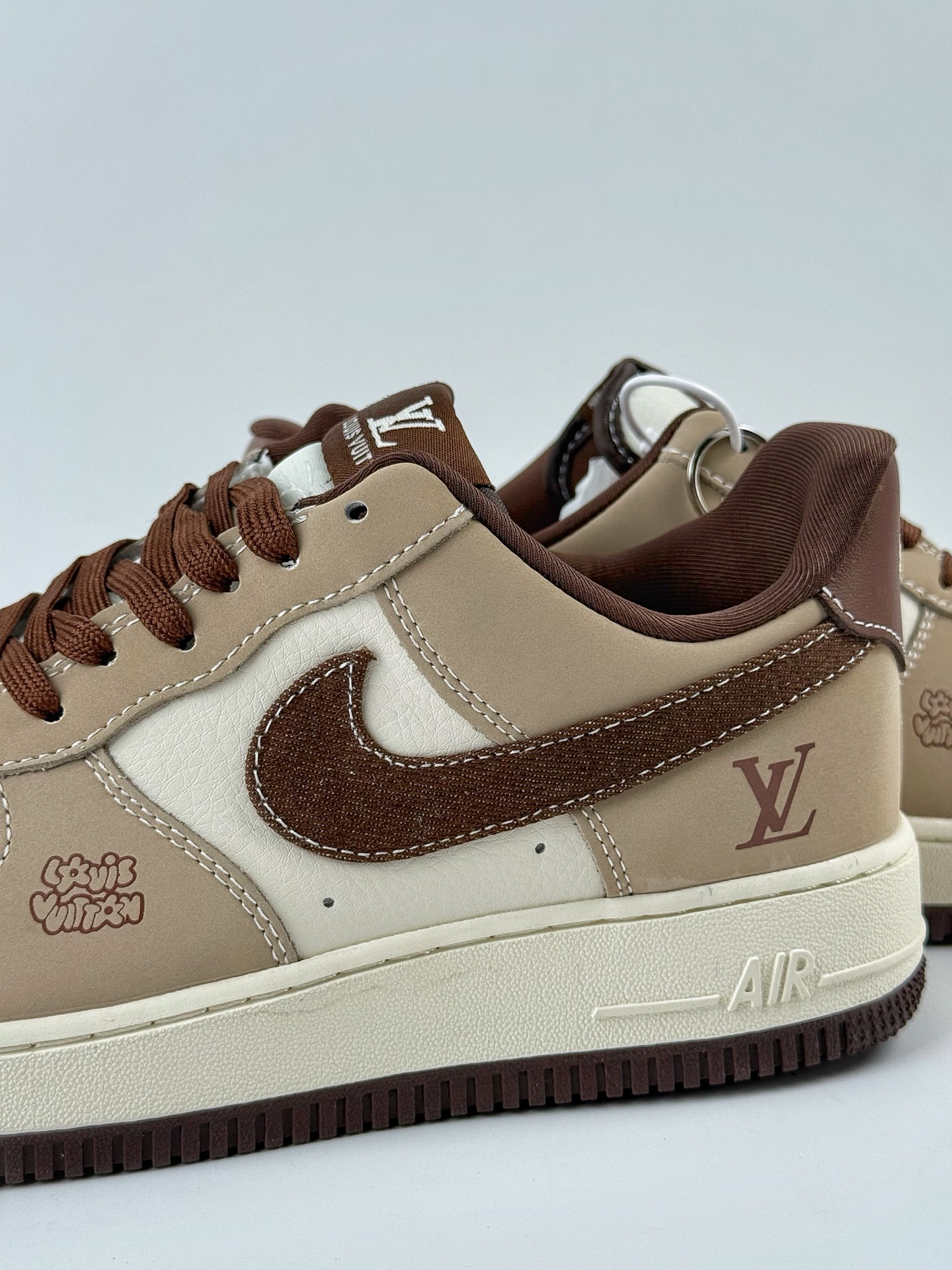 260 Nike Air Force 1 Low 07 x Louis Vuitton 棕白小勾 KK1988-091-Chinese UA Cheap High Quatity Brand Clothes Bags handbags Sneakers wholesale wholesaler seller from China Factory suppliers Fashion Clothing Shoes best Quality Beautiful Price 260 Nike Air Force 1 Low 07 x Louis Vuitton 棕白小勾 KK1988-091