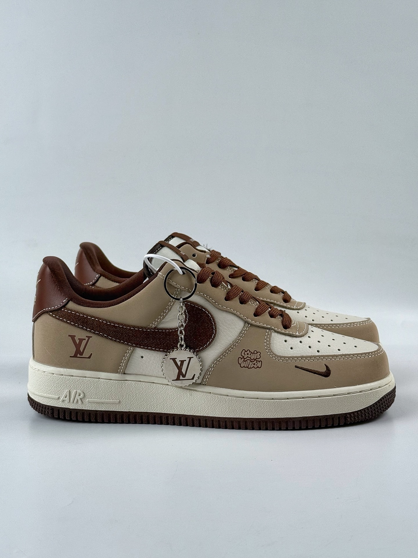 260 Nike Air Force 1 Low 07 x Louis Vuitton 棕白小勾 KK1988-091-Chinese UA Cheap High Quatity Brand Clothes Bags handbags Sneakers wholesale wholesaler seller from China Factory suppliers Fashion Clothing Shoes best Quality Beautiful Price 260 Nike Air Force 1 Low 07 x Louis Vuitton 棕白小勾 KK1988-091