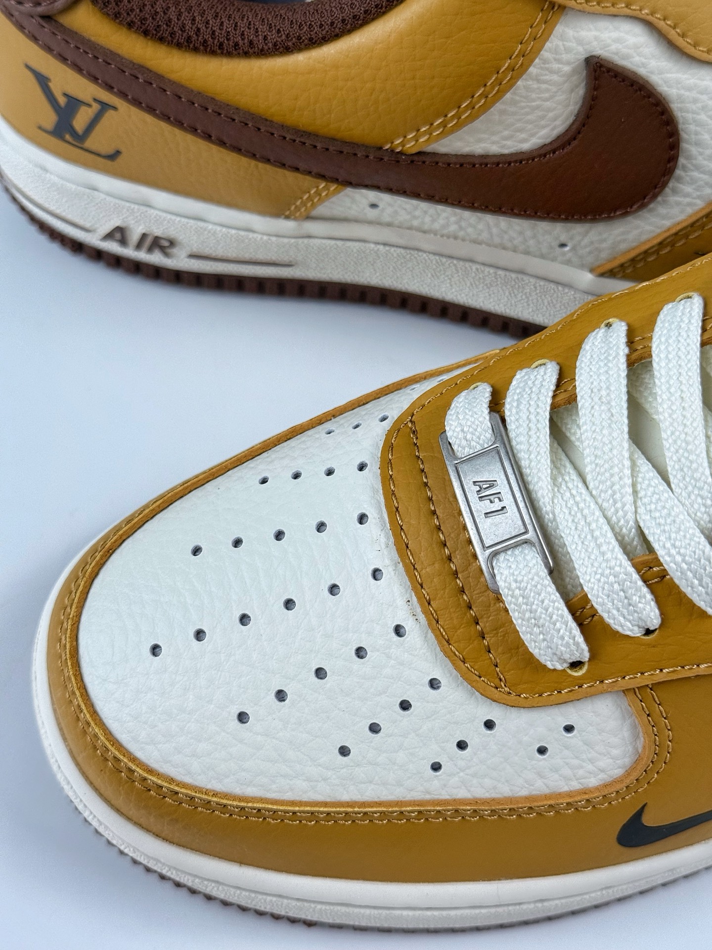 260 Nike Air Force 1 Low 07 x Louis Vuitton 黄白小勾 LW9279-014