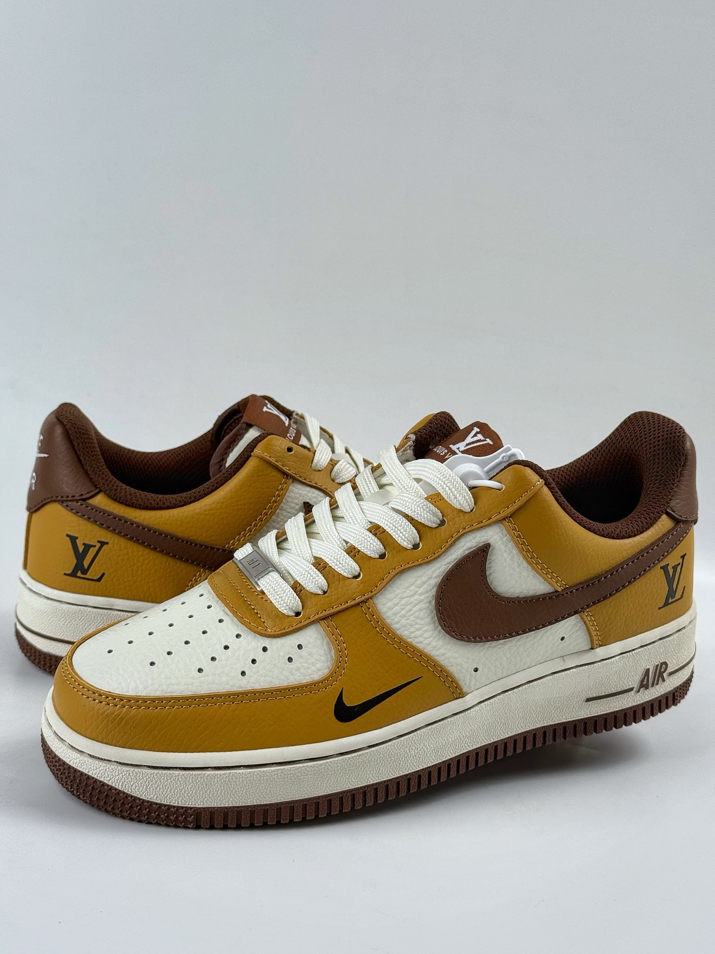 260 Nike Air Force 1 Low 07 x Louis Vuitton 黄白小勾 LW9279-014