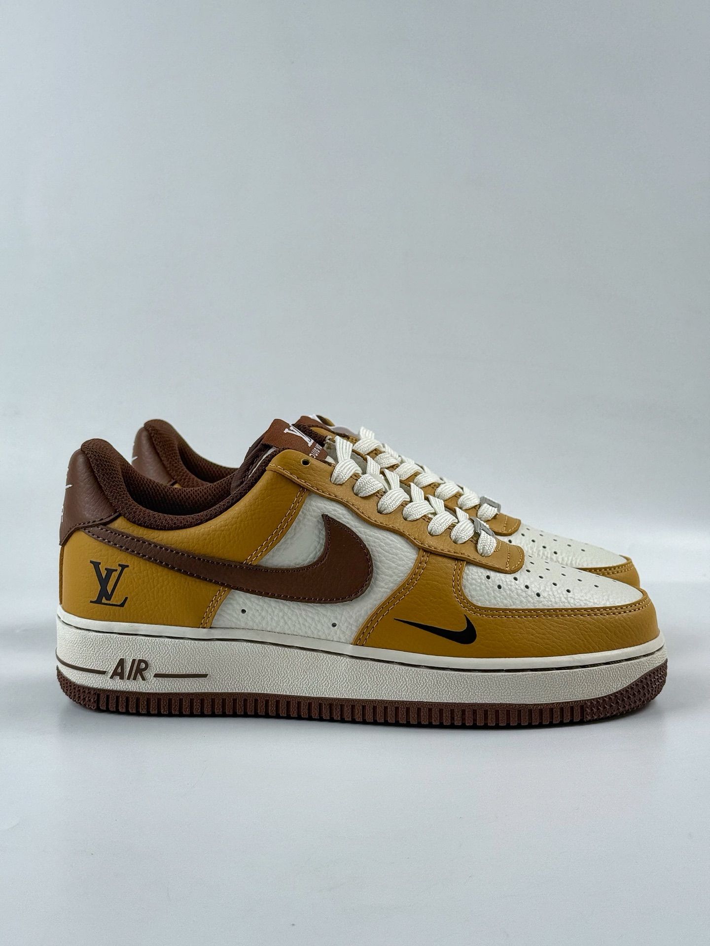 260 Nike Air Force 1 Low 07 x Louis Vuitton 黄白小勾 LW9279-014