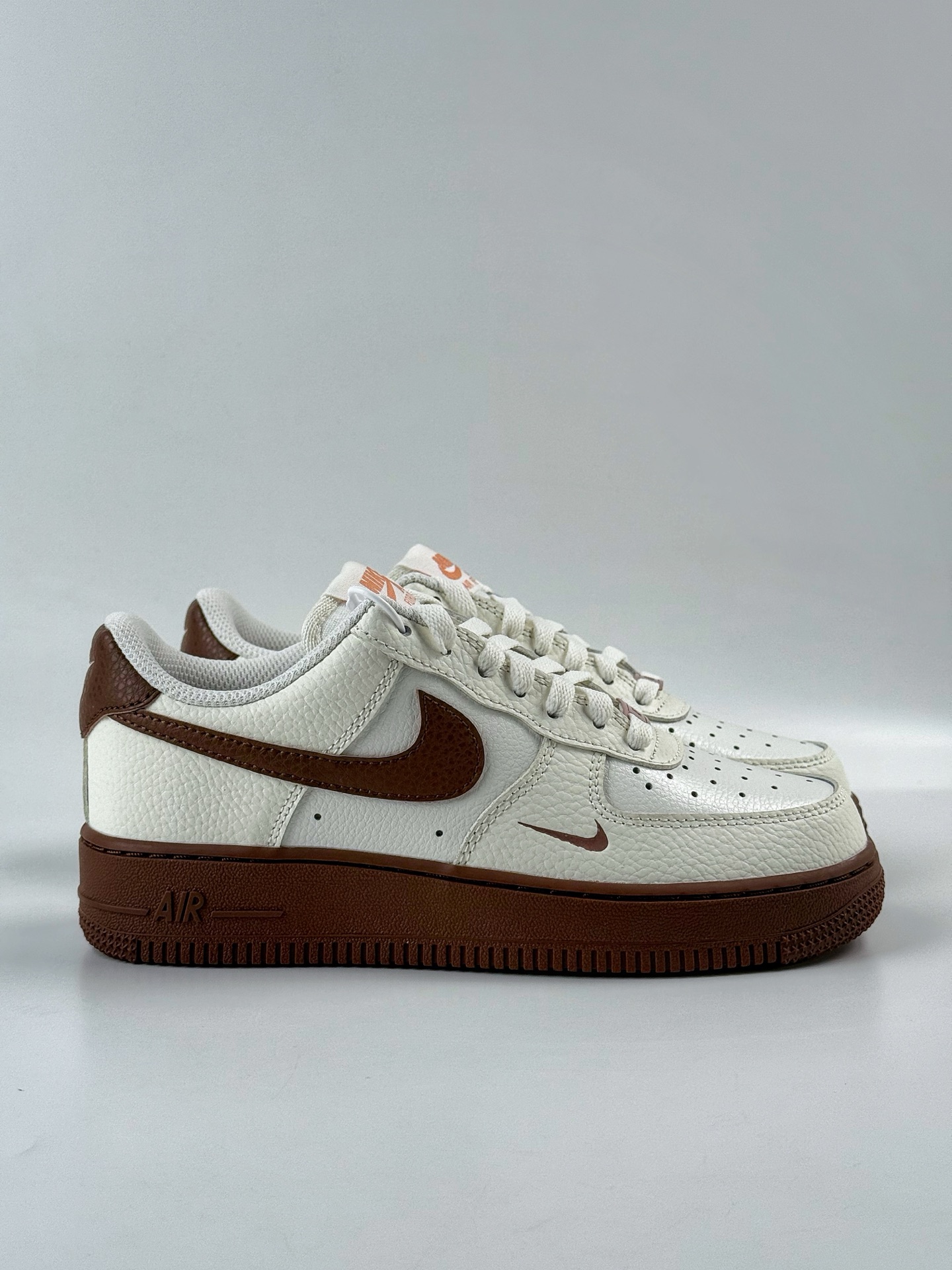 200 Nike Air Force 1 Low 07 白棕小勾 IM3378-122-Chinese UA Cheap High Quatity Brand Clothes Bags handbags Sneakers wholesale wholesaler seller from China Factory suppliers Fashion Clothing Shoes best Quality Beautiful Price 200 Nike Air Force 1 Low 07 白棕小勾 IM3378-122