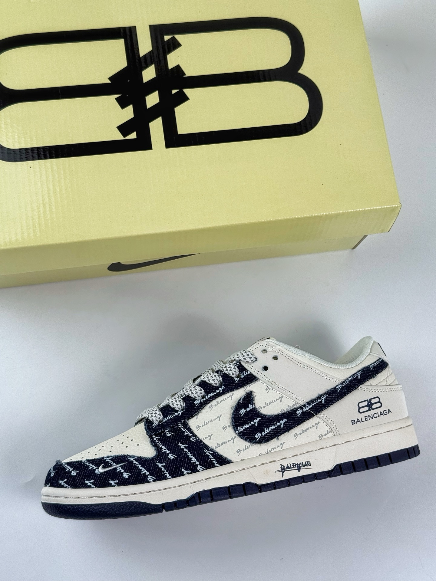 260 Nike SB Dunk Low x Balenciaga 黑白小勾满天星 XD1588-231-Chinese UA Cheap High Quatity Brand Clothes Bags handbags Sneakers wholesale wholesaler seller from China Factory suppliers Fashion Clothing Shoes best Quality Beautiful Price 260 Nike SB Dunk Low x Balenciaga 黑白小勾满天星 XD1588-231