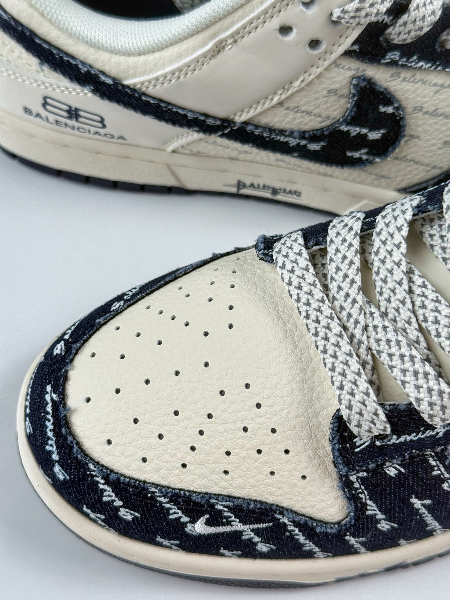 260 Nike SB Dunk Low x Balenciaga 黑白小勾满天星 XD1588-231-Chinese UA Cheap High Quatity Brand Clothes Bags handbags Sneakers wholesale wholesaler seller from China Factory suppliers Fashion Clothing Shoes best Quality Beautiful Price 260 Nike SB Dunk Low x Balenciaga 黑白小勾满天星 XD1588-231