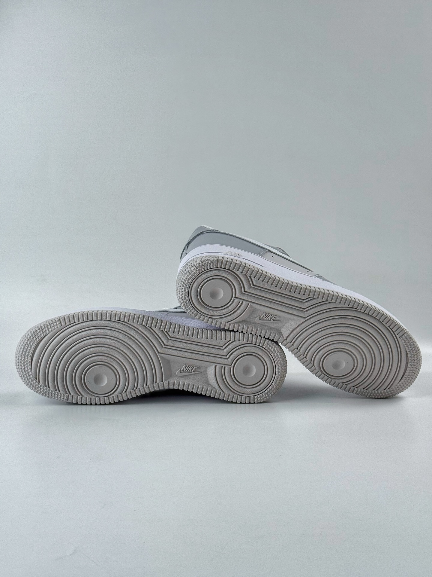 200 Nike Air Force 1 Low 灰白漆皮 HV9405-001-Chinese  UA Cheap High Quatity Brand  Clothes Bags handbags Sneakers wholesale wholesaler seller from China Factory suppliers Fashion Clothing  Shoes best Quality Beautiful Price  200 Nike Air Force 1 Low 灰白漆皮 HV9405-001