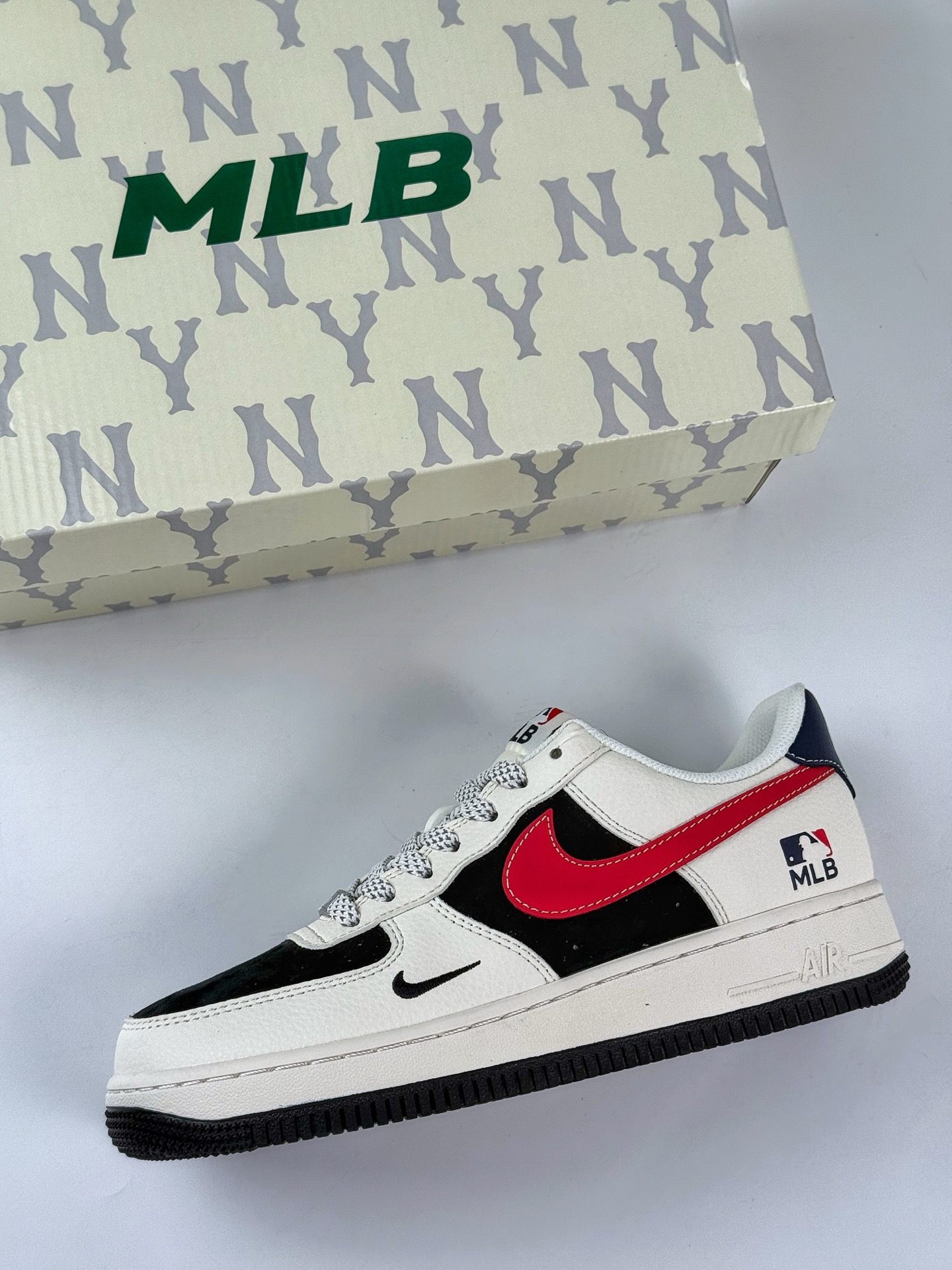260 Nike Air Force 1 Low 07 x MLB 白黑红小勾满天星 HS8068-052-Chinese UA Cheap High Quatity Brand Clothes Bags handbags Sneakers wholesale wholesaler seller from China Factory suppliers Fashion Clothing Shoes best Quality Beautiful Price 260 Nike Air Force 1 Low 07 x MLB 白黑红小勾满天星 HS8068-052