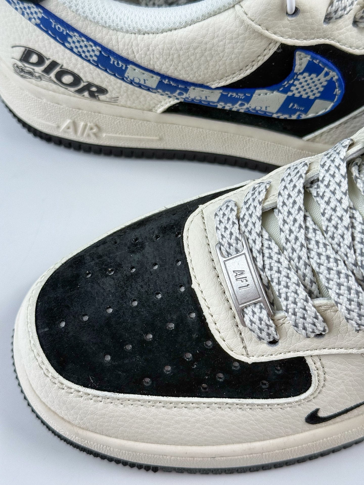 260 Nike Air Force 1 Low 07 x DIOR 白黑蓝小勾满天星 HS8068-044-Chinese UA Cheap High Quatity Brand Clothes Bags handbags Sneakers wholesale wholesaler seller from China Factory suppliers Fashion Clothing Shoes best Quality Beautiful Price 260 Nike Air Force 1 Low 07 x DIOR 白黑蓝小勾满天星 HS8068-044