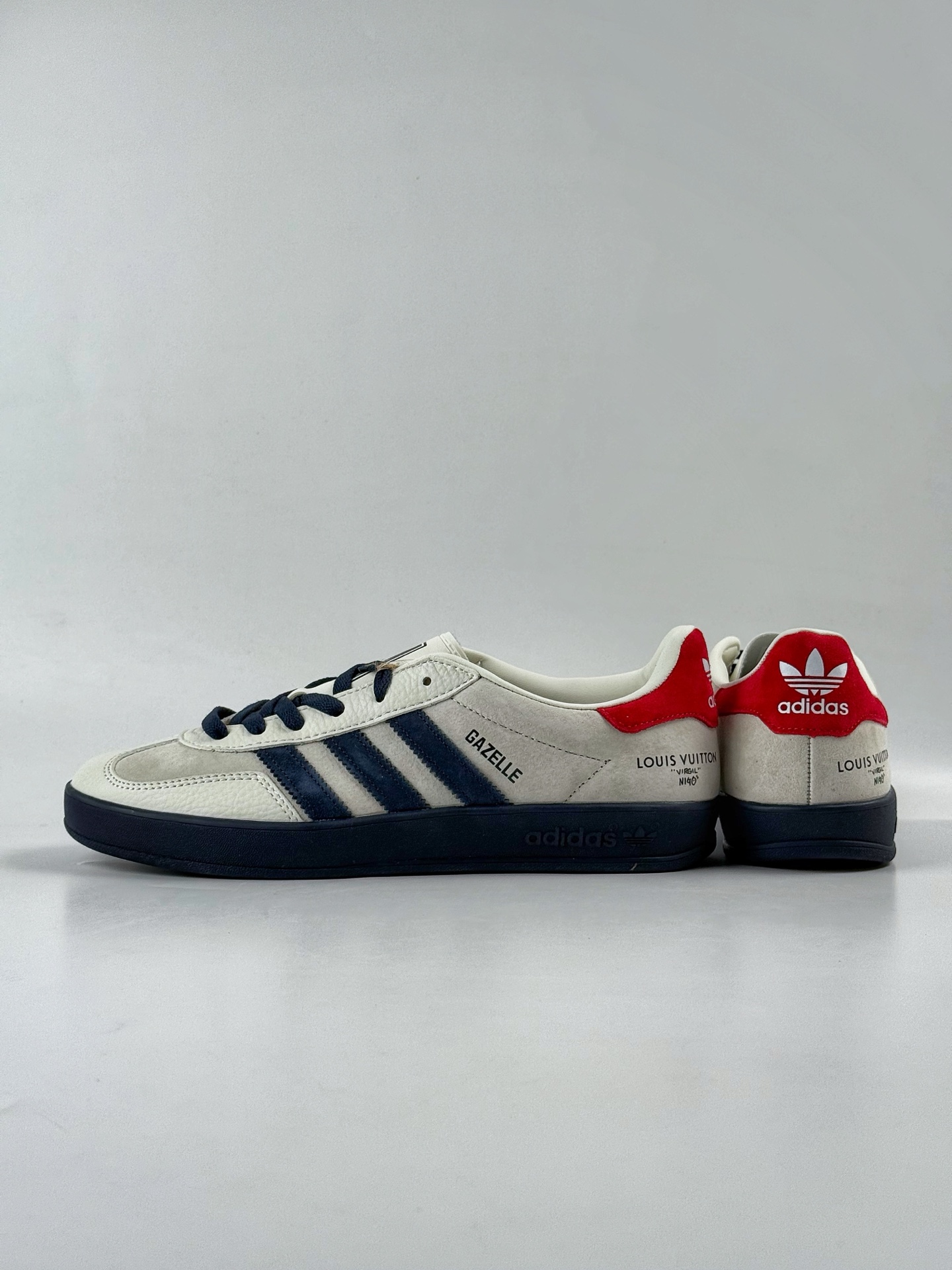 200 Adidas三叶草SAMBA OG x Louis Vuitton 白蓝 休闲板鞋 SC9207-725-Chinese UA Cheap High Quatity Brand Clothes Bags handbags Sneakers wholesale wholesaler seller from China Factory suppliers Fashion Clothing Shoes best Quality Beautiful Price 200 Adidas三叶草SAMBA OG x Louis Vuitton 白蓝 休闲板鞋 SC9207-725