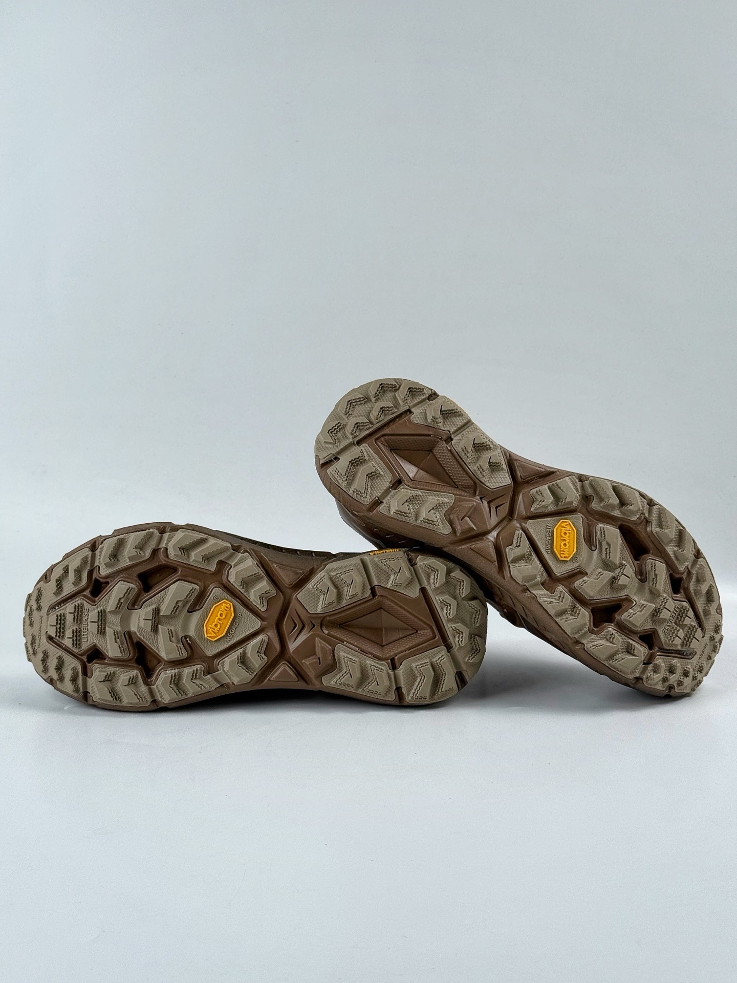 180 Satisfy xHOKA ONE ONE Mafate Speed 4 低帮专业越野跑步鞋 1157050-RBBR-Chinese UA Cheap High Quatity Brand Clothes Bags handbags Sneakers wholesale wholesaler seller from China Factory suppliers Fashion Clothing Shoes best Quality Beautiful Price 180 Satisfy xHOKA ONE ONE Mafate Speed 4 低帮专业越野跑步鞋 1157050-RBBR