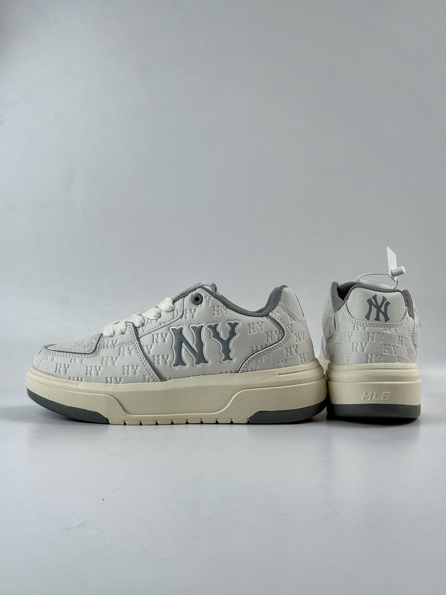 170 NY美国榄球洋基队 x MLB Chunky Runner Basic 厚底老爹厚底休闲运动慢跑鞋 3ASXE035N-Chinese UA Cheap High Quatity Brand Clothes Bags handbags Sneakers wholesale wholesaler seller from China Factory suppliers Fashion Clothing Shoes best Quality Beautiful Price 170 NY美国榄球洋基队 x MLB Chunky Runner Basic 厚底老爹厚底休闲运动慢跑鞋 3ASXE035N