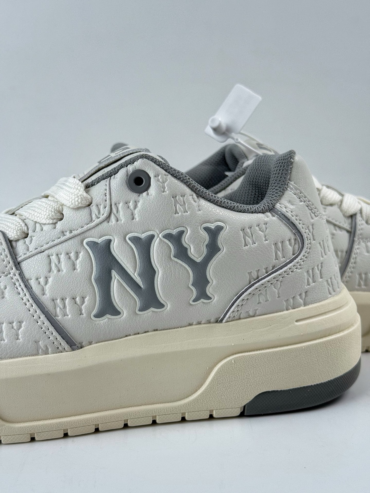 170 NY美国榄球洋基队 x MLB Chunky Runner Basic 厚底老爹厚底休闲运动慢跑鞋 3ASXE035N-Chinese UA Cheap High Quatity Brand Clothes Bags handbags Sneakers wholesale wholesaler seller from China Factory suppliers Fashion Clothing Shoes best Quality Beautiful Price 170 NY美国榄球洋基队 x MLB Chunky Runner Basic 厚底老爹厚底休闲运动慢跑鞋 3ASXE035N