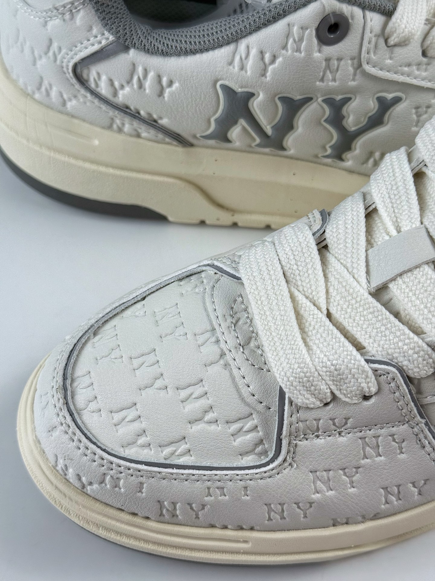 170 NY美国榄球洋基队 x MLB Chunky Runner Basic 厚底老爹厚底休闲运动慢跑鞋 3ASXE035N-Chinese UA Cheap High Quatity Brand Clothes Bags handbags Sneakers wholesale wholesaler seller from China Factory suppliers Fashion Clothing Shoes best Quality Beautiful Price 170 NY美国榄球洋基队 x MLB Chunky Runner Basic 厚底老爹厚底休闲运动慢跑鞋 3ASXE035N